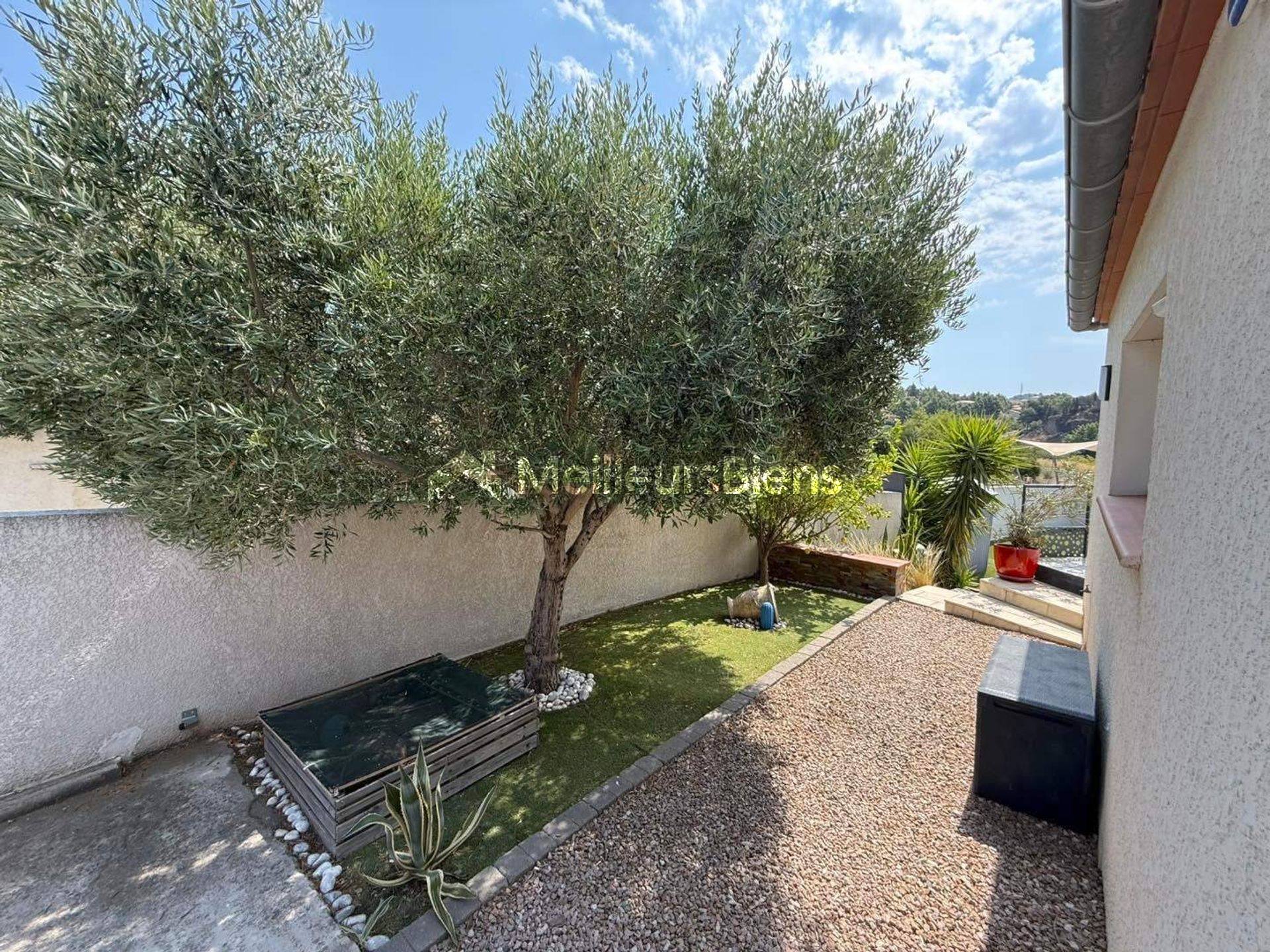 Villa T5 de 125 m² sur parcelle avec piscine de 453m²