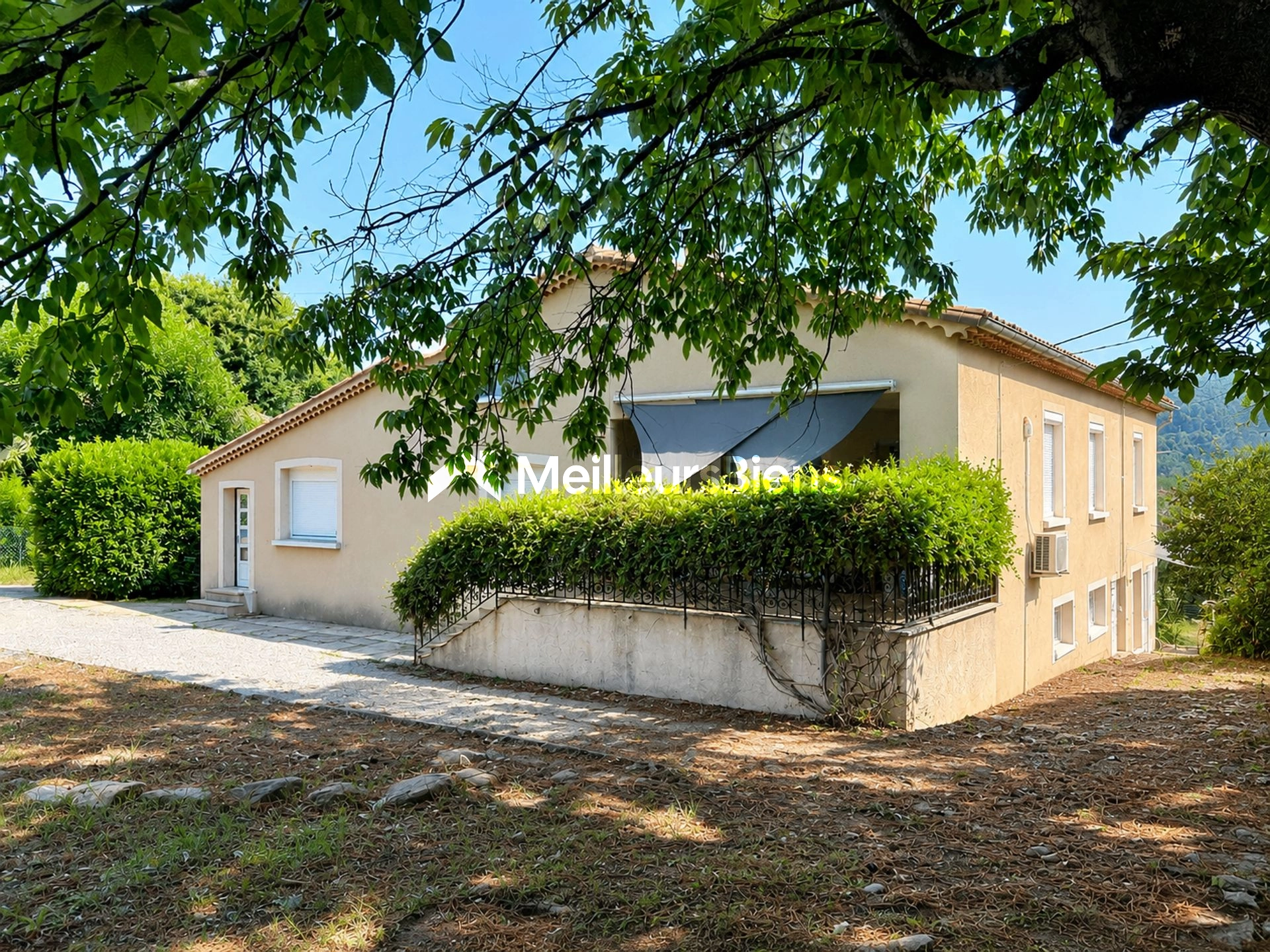 Sud Ardèche - Les Vans : Maison 134 m2 avec dépendance et espaces de stockage