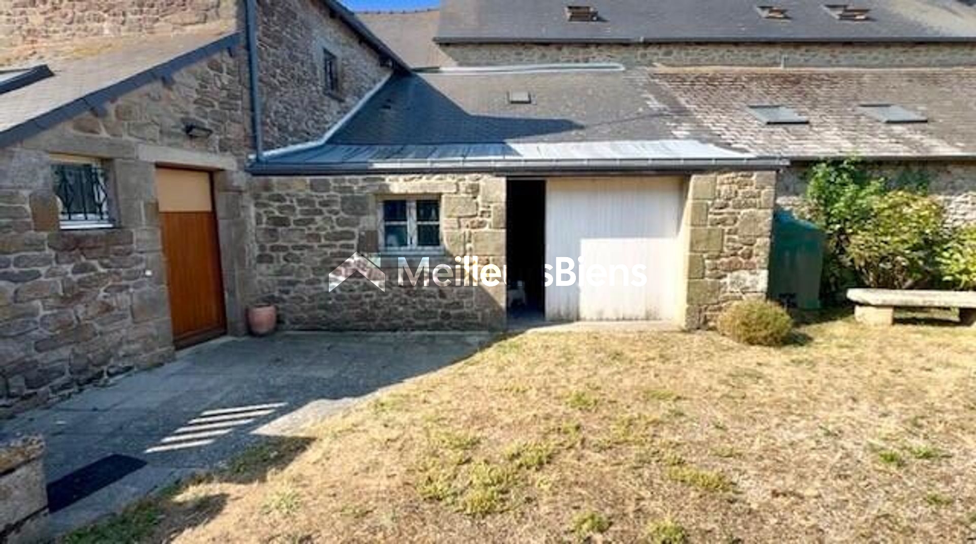 Maison en pierres 3 chambres - 2 garages