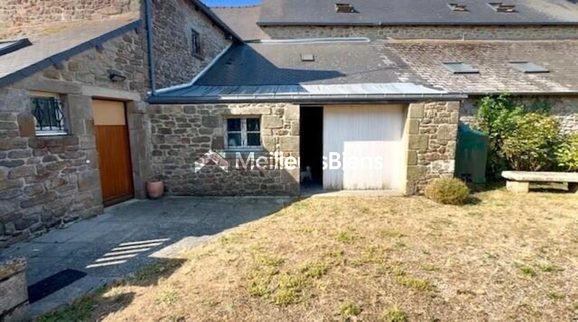 Maison en pierres 3 chambres - 2 garages
