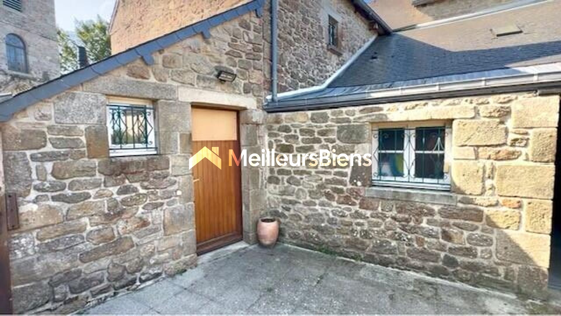 Maison en pierres 3 chambres - 2 garages