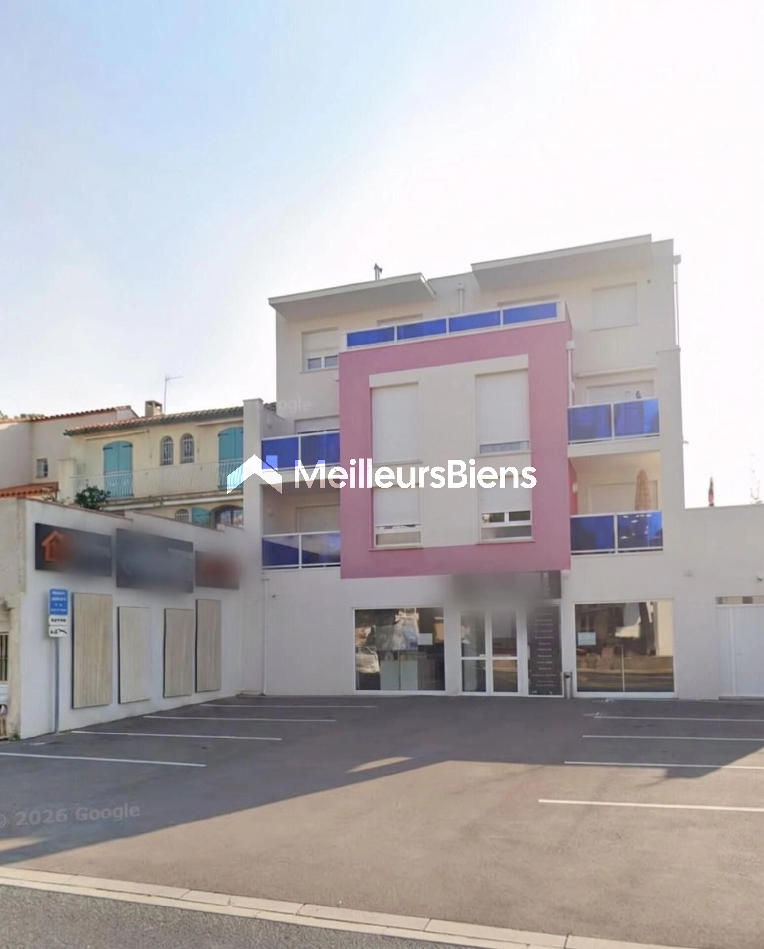 Local artisanal à louer à Perpignan – Local professionnel 230 m² avec forte visibilité, accès PMR et parking