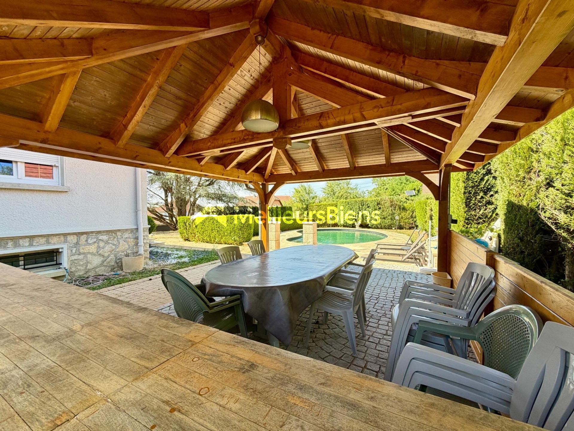 Maison familiale rénovée 160 m² à Delle avec grand jardin