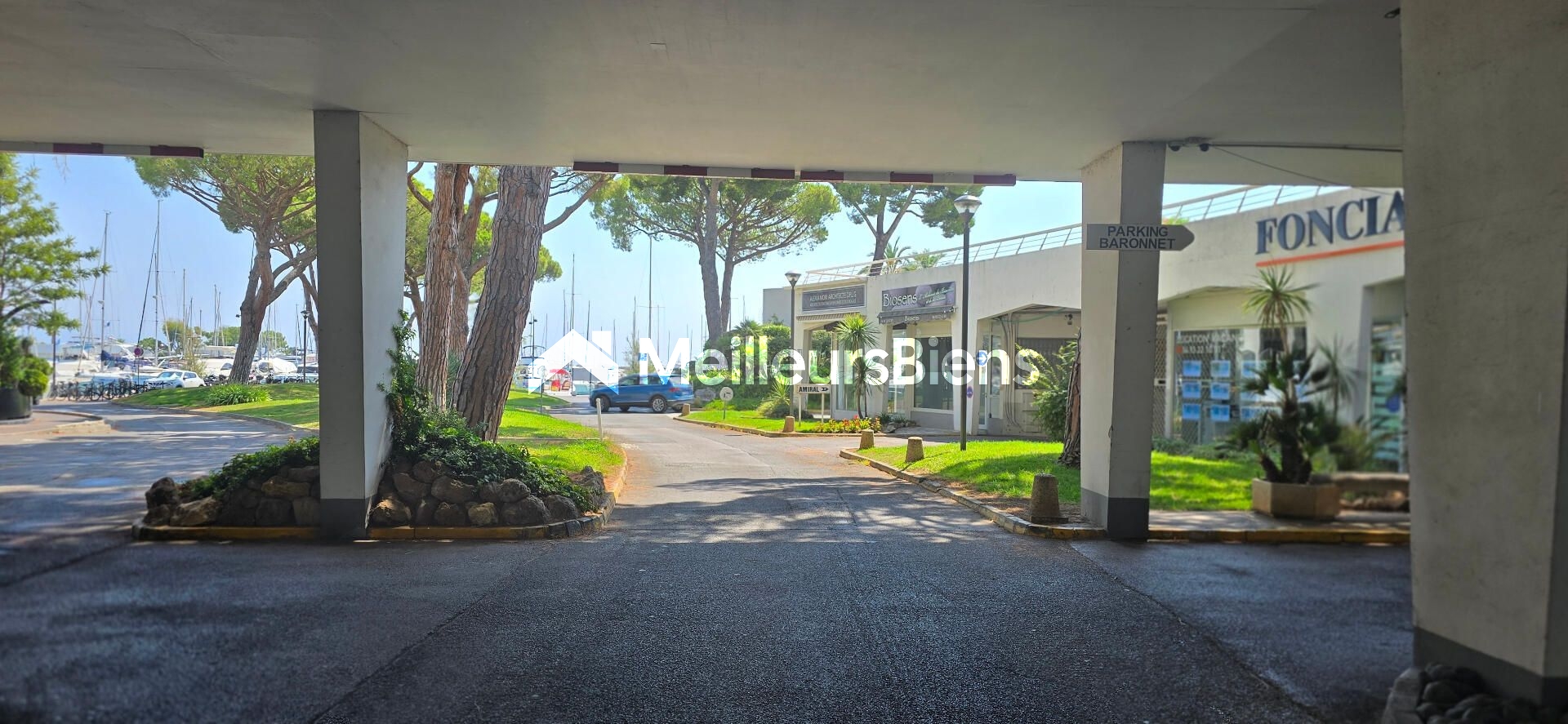 Vente parking couvert Marina Baie des Anges