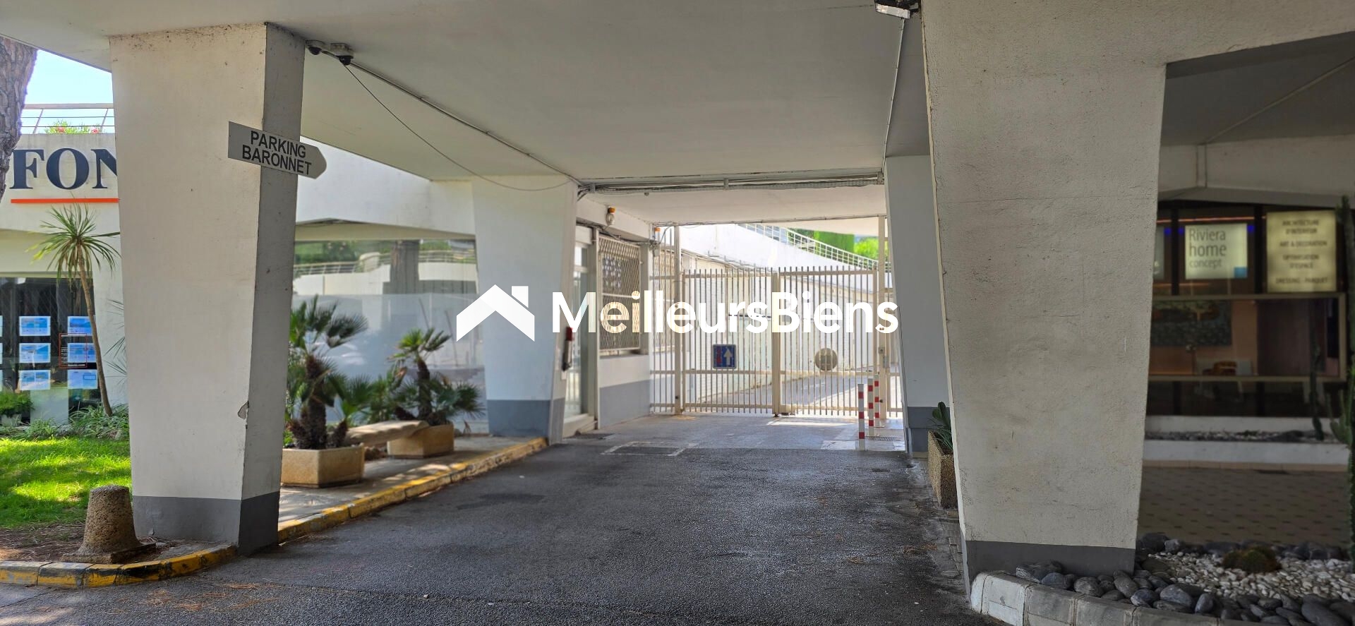 Vente parking couvert Marina Baie des Anges