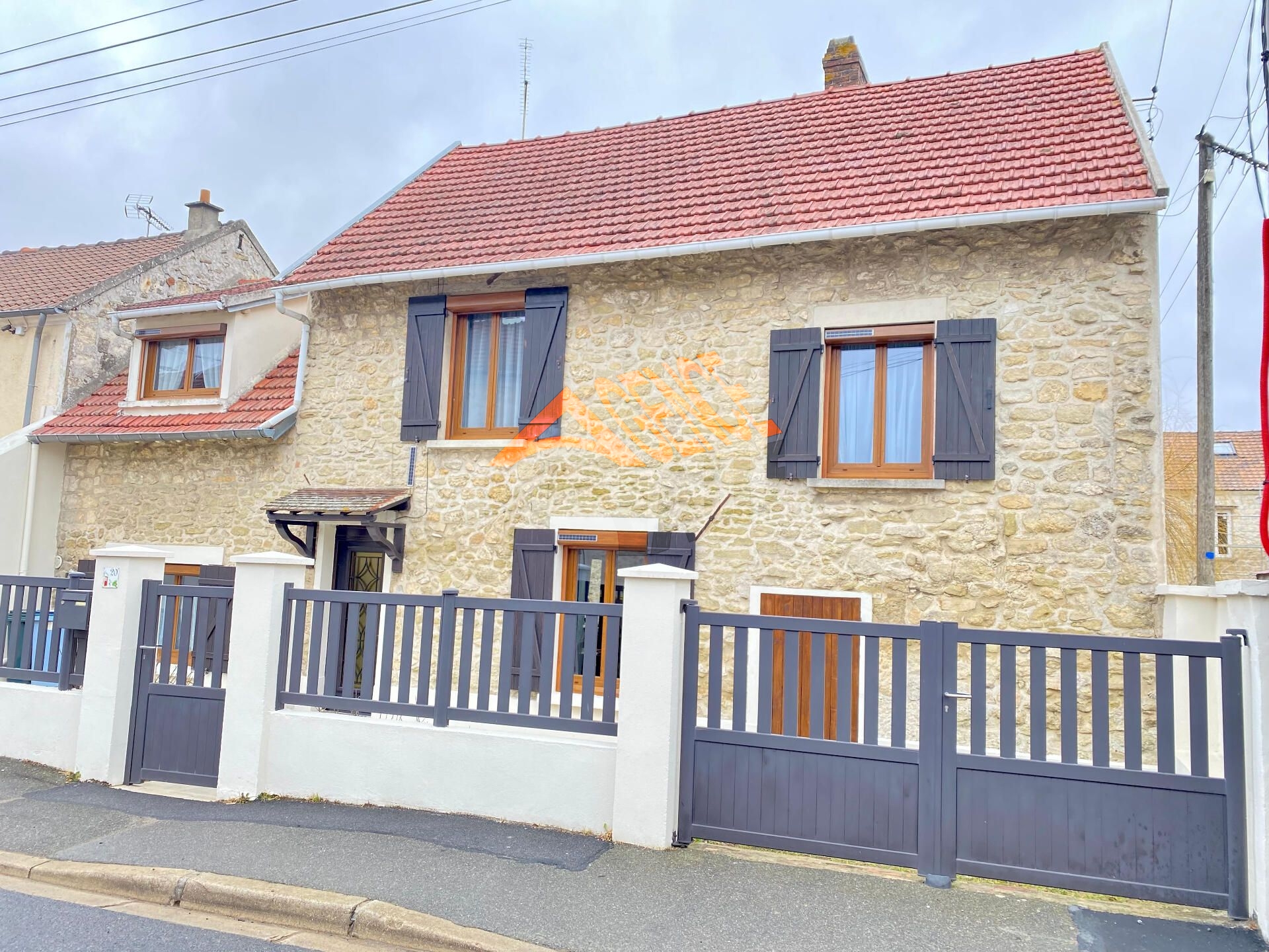 Jolie maison de Ville proche LUZARCHES