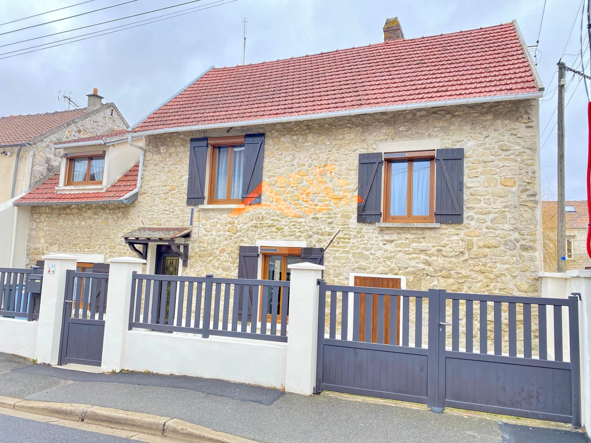 Jolie maison de Ville proche LUZARCHES