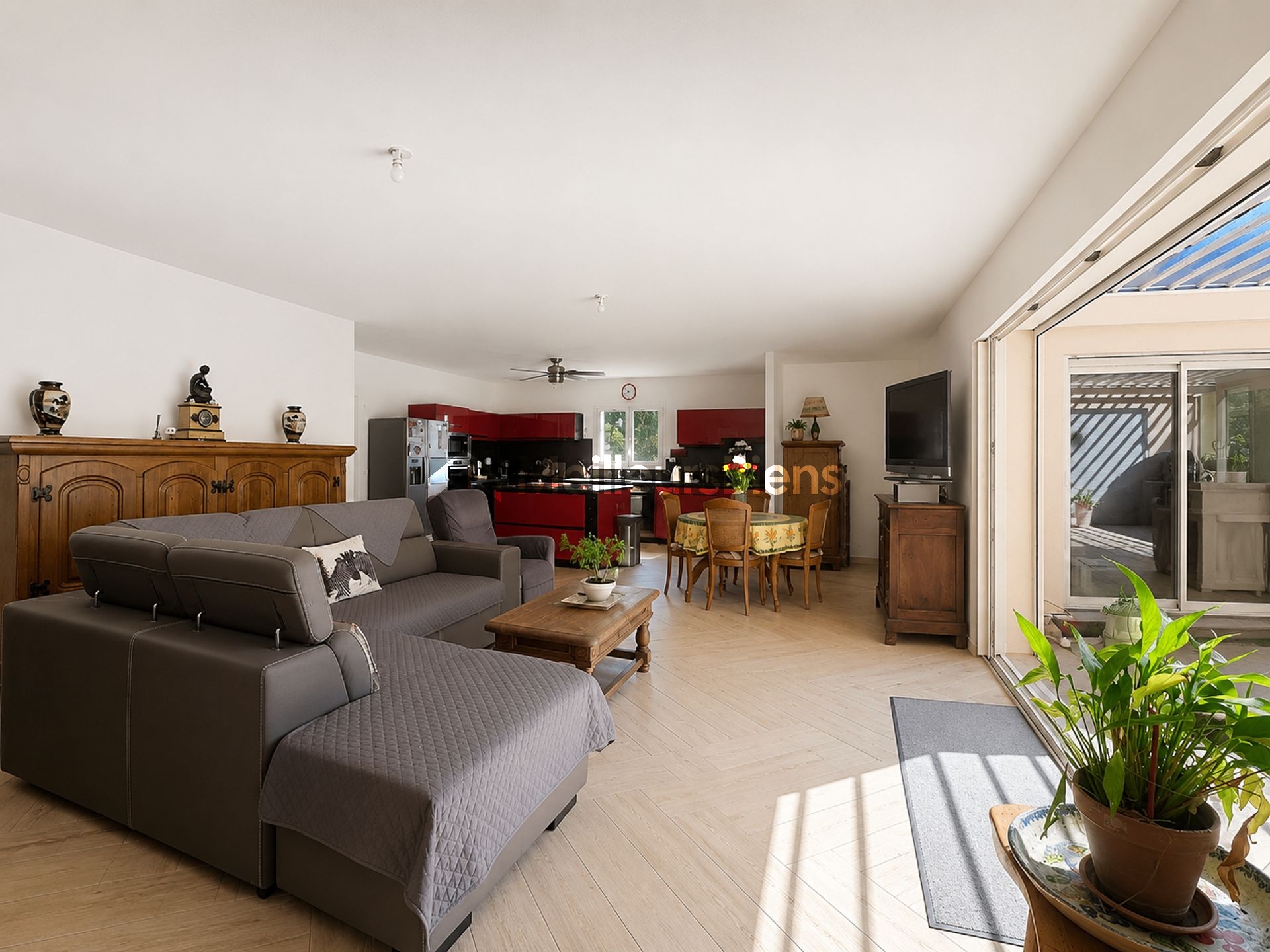 Exclusivité - Les Vans 07140 : Villa de plain-pied 137 m²  - Piscine et Dépendance