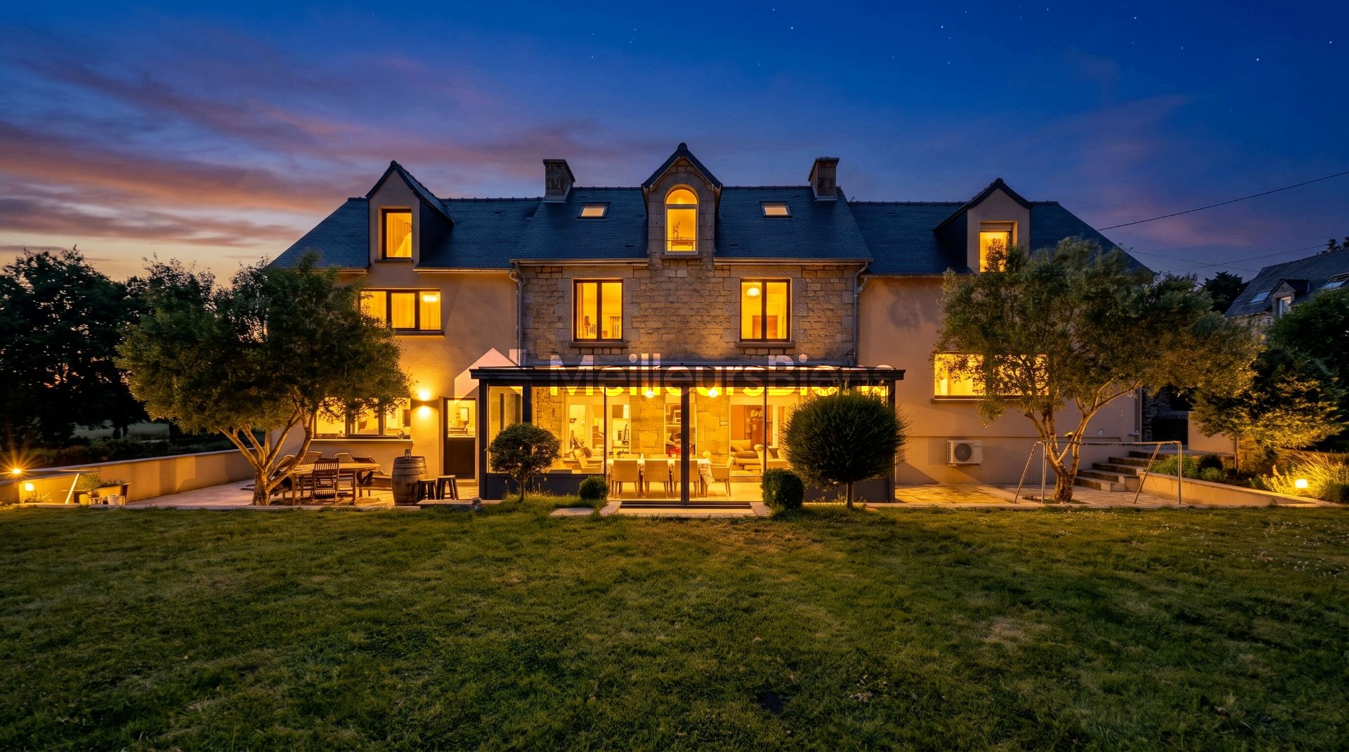 Villa d'exception 340 m2 - Piscine chauffée - Gîte