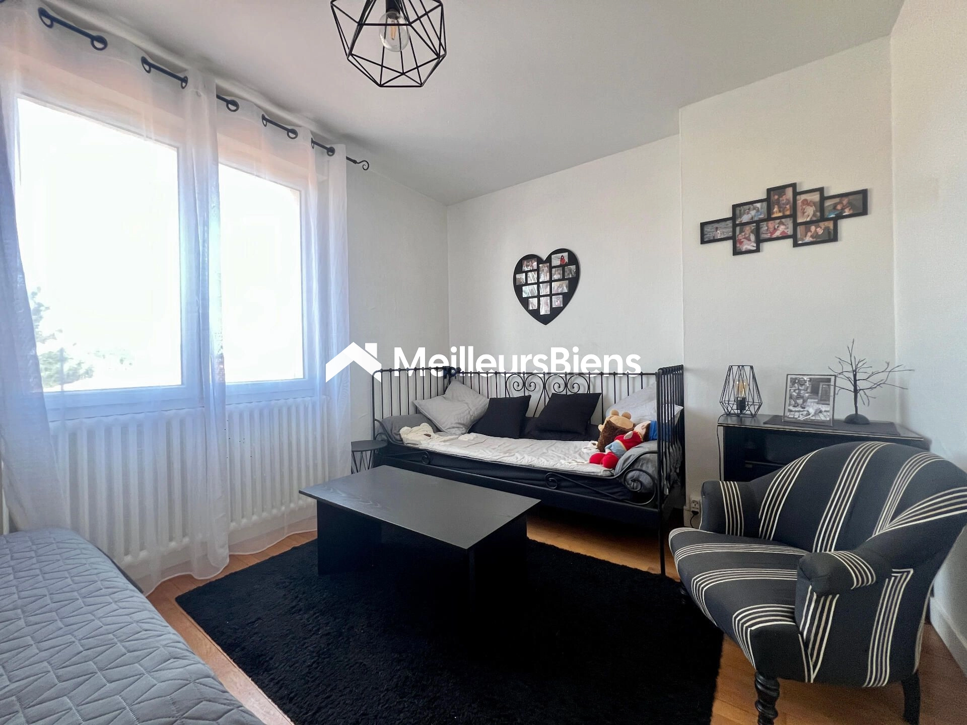À La Roche-sur-Yon maison de 135 m² avec 4 chambres et terrain 489 m² + 83m2 de sous sol