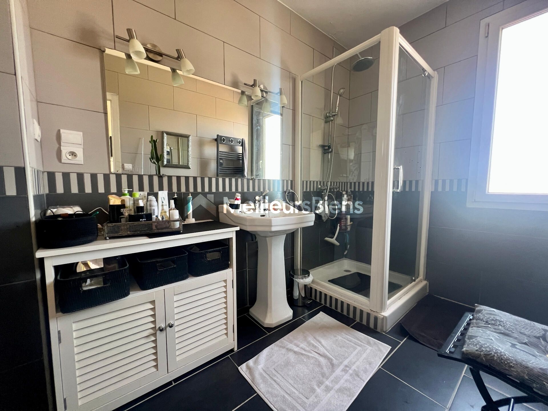 À La Roche-sur-Yon maison de 135 m² avec 4 chambres et terrain 489 m² + 83m2 de sous sol