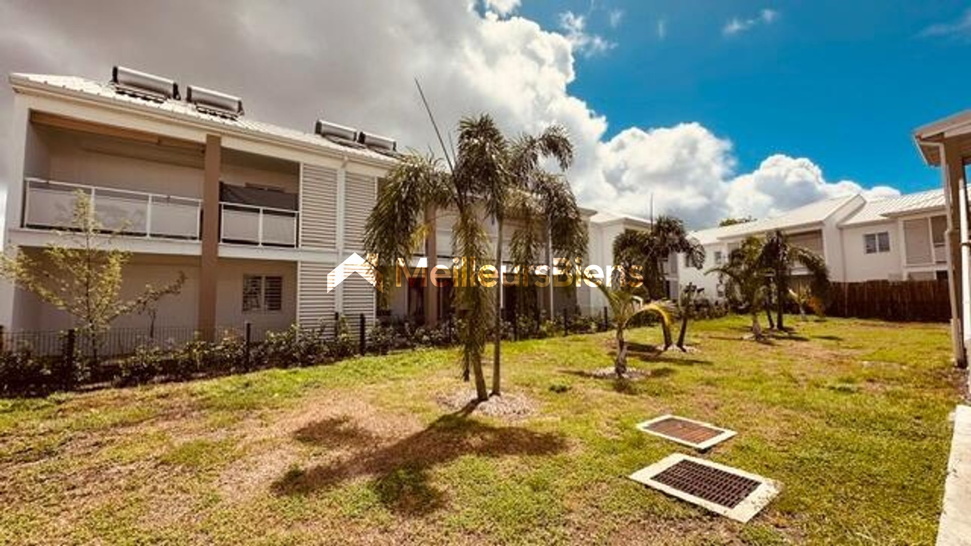 A VENDRE A SAINTE ANNE DANS NOUVELLE RESIDENCE PROCHE PLAGE MAGNIFIQUE APPARTEMENT T3