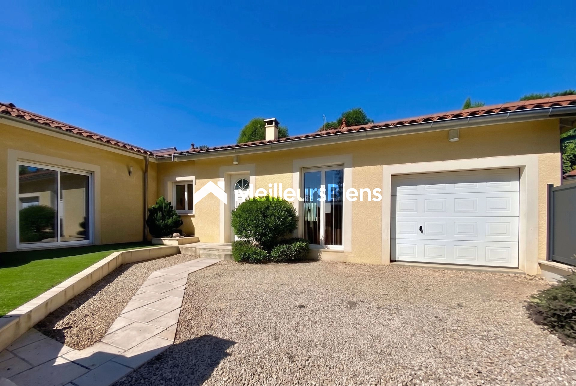 Maison de plain-pied 175 m2 avec piscine et dépendance