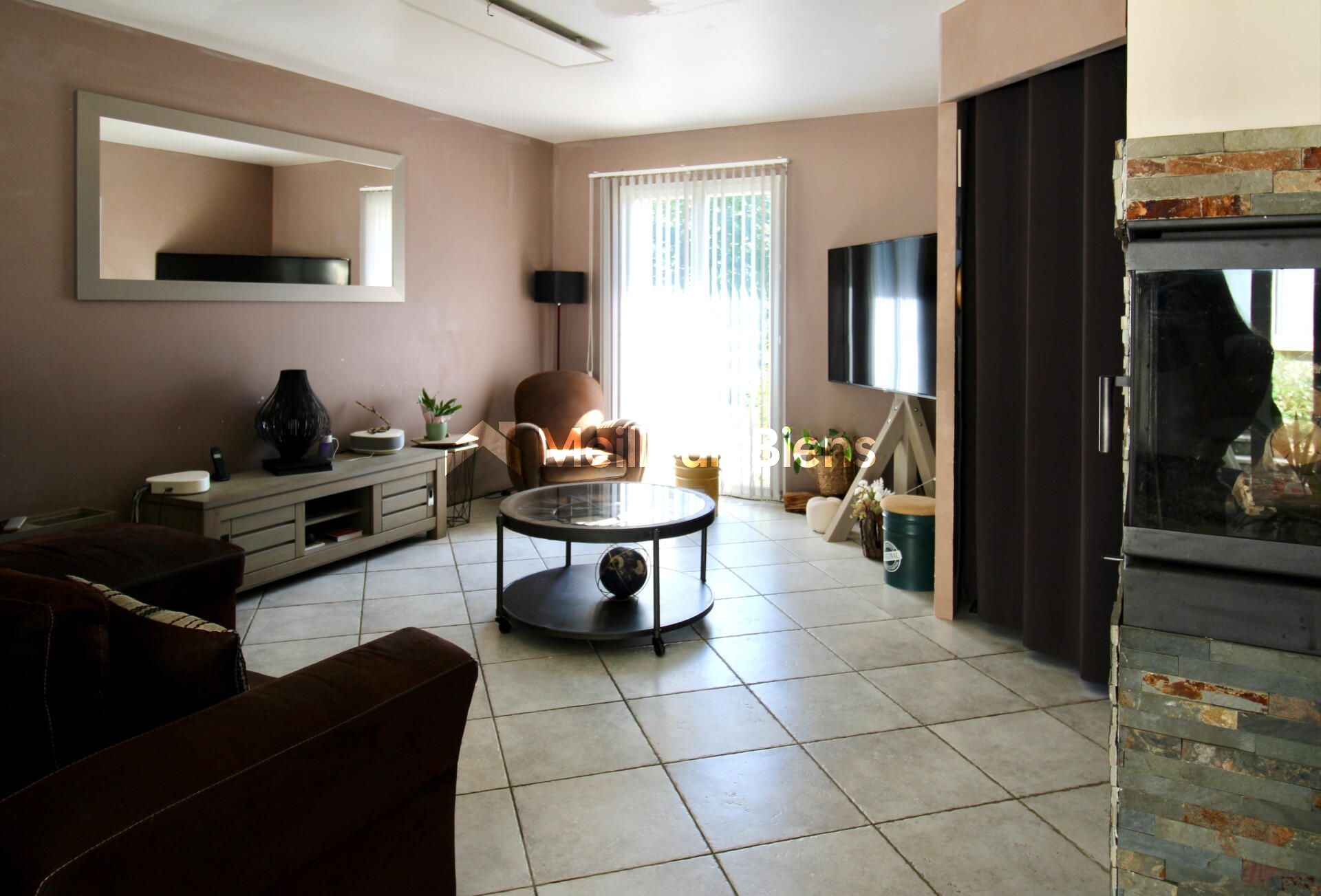 Maison de plain-pied 175 m2 avec piscine et dépendance