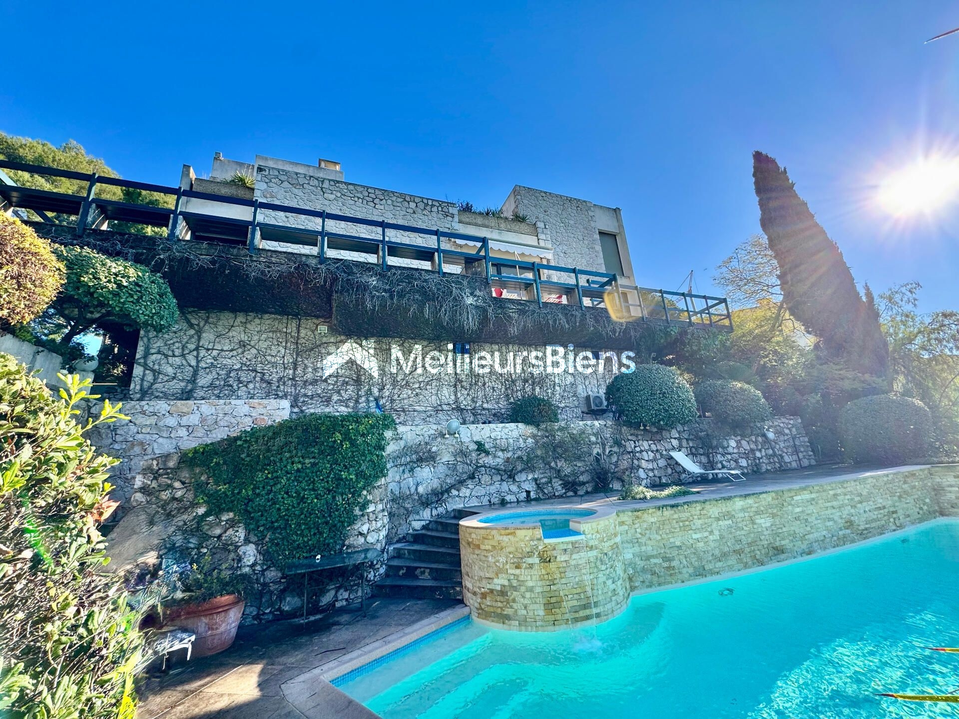 Roquebrune-Cap-Martin- propriété vue mer