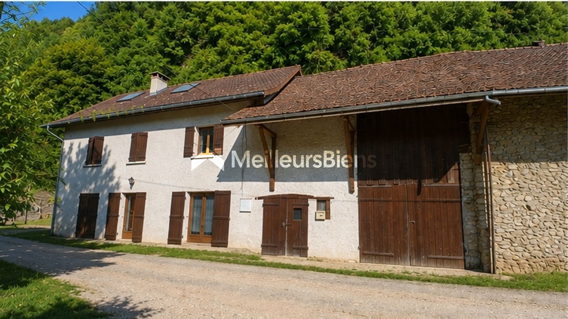 Chartreuse 38380 Entre deux Guiers, Ancienne ferme rénovée 5 chambres, 170 m² Habitables.
