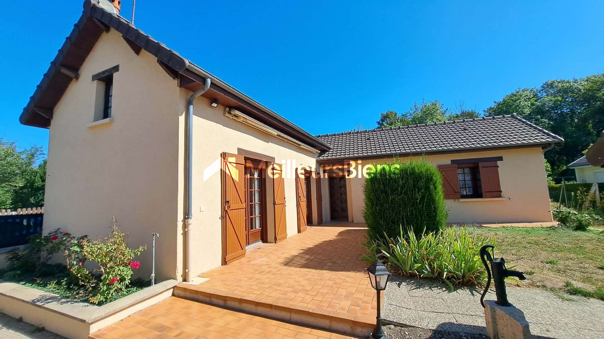 Maison de plain-pied 68 m² avec terrain de 378 m², garage.