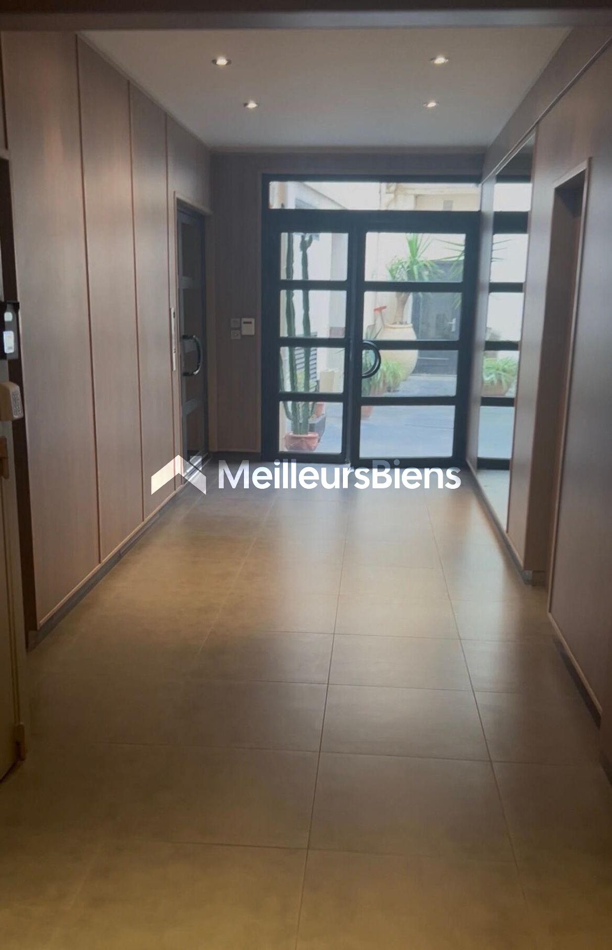A VENDRE CAVE 13,80 m2 Secteur Vauban