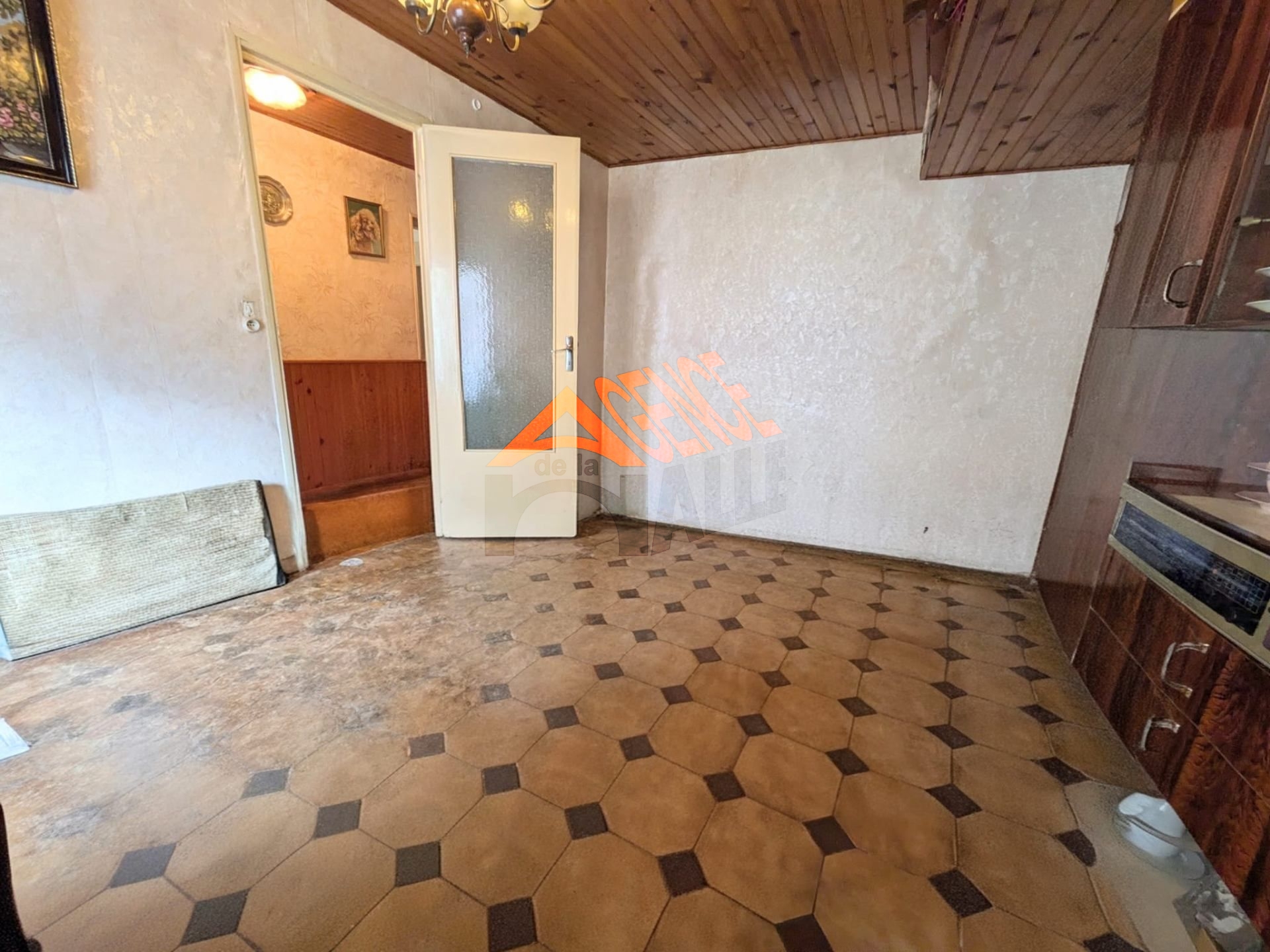 Luzarches – Maison de ville avec jardin, garage et fort potentiel