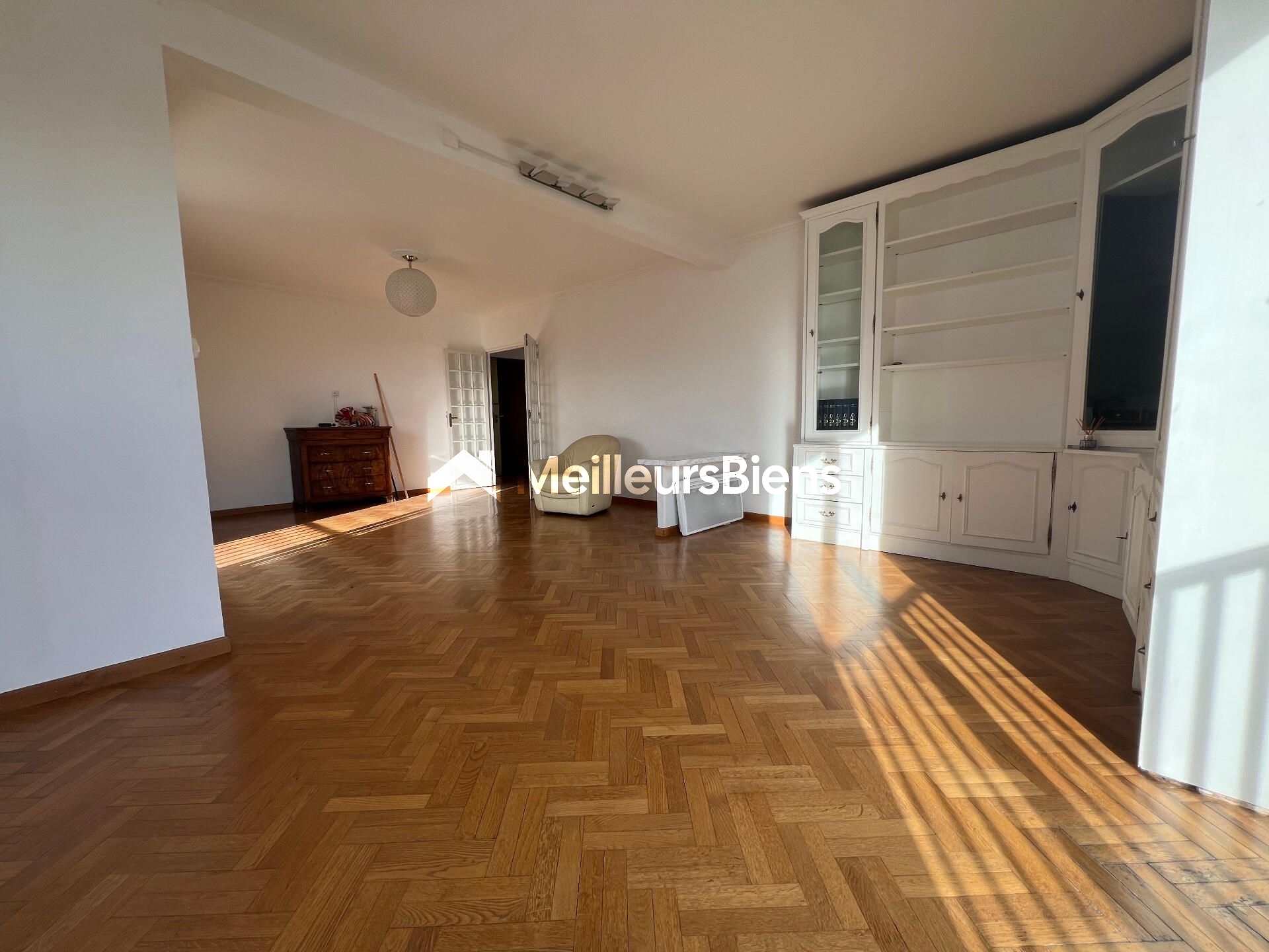 Appartement T4 de 102 m2  9 ème et dernier étage