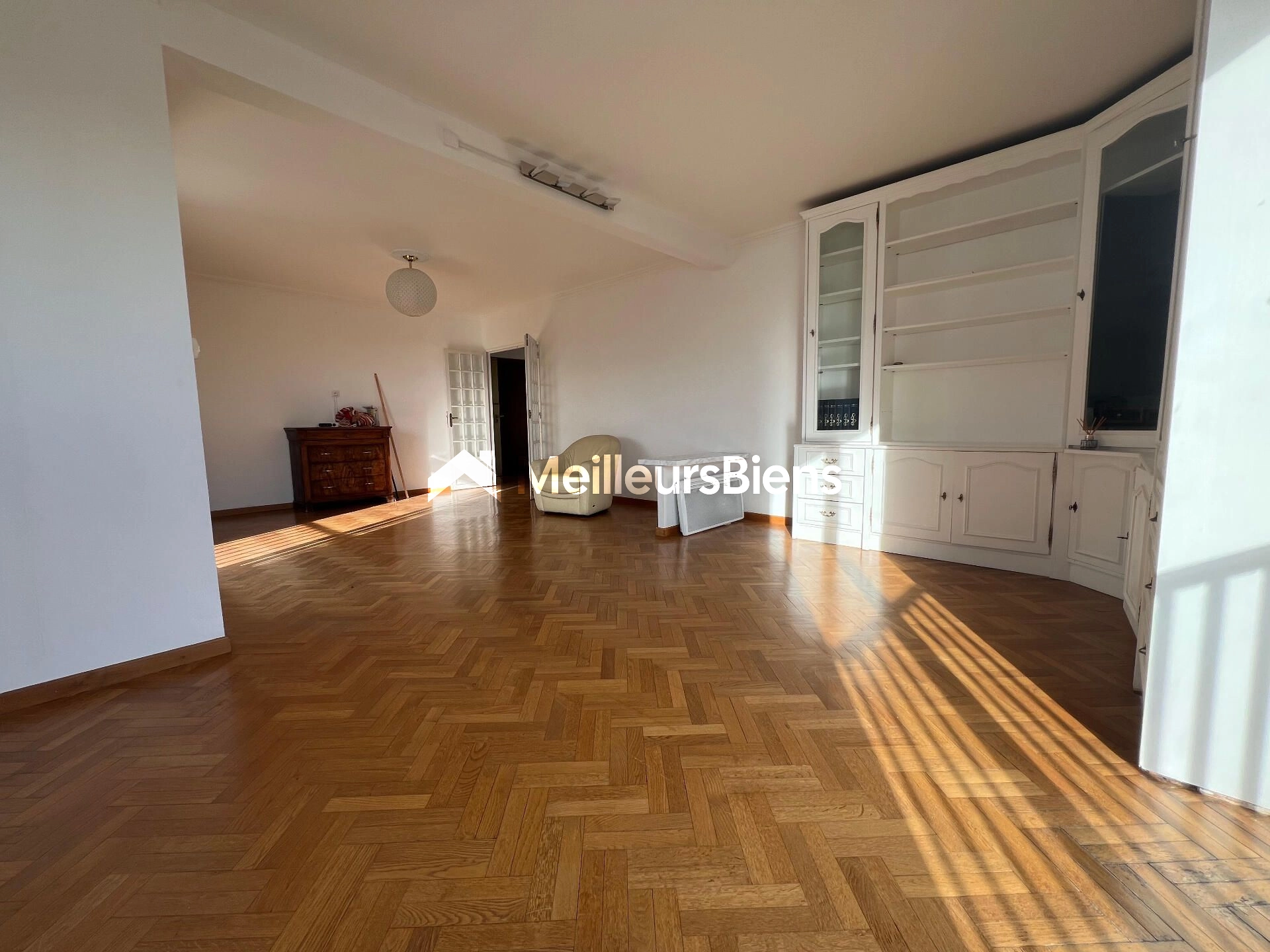 Appartement T4 de 102 m2  9 ème et dernier étage