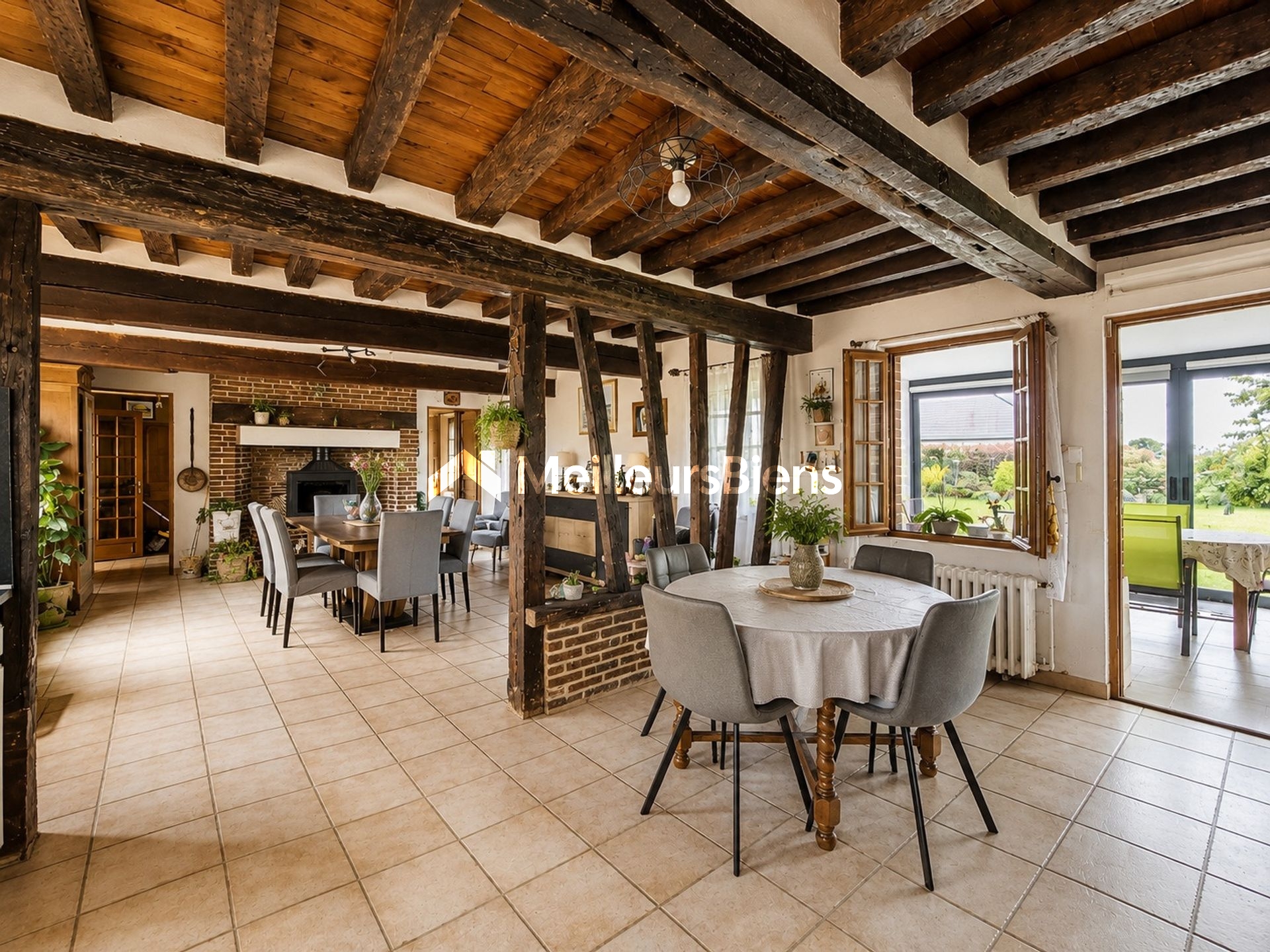Propriété familiale 14 pièces avec véranda, poêle et grange 170 m²