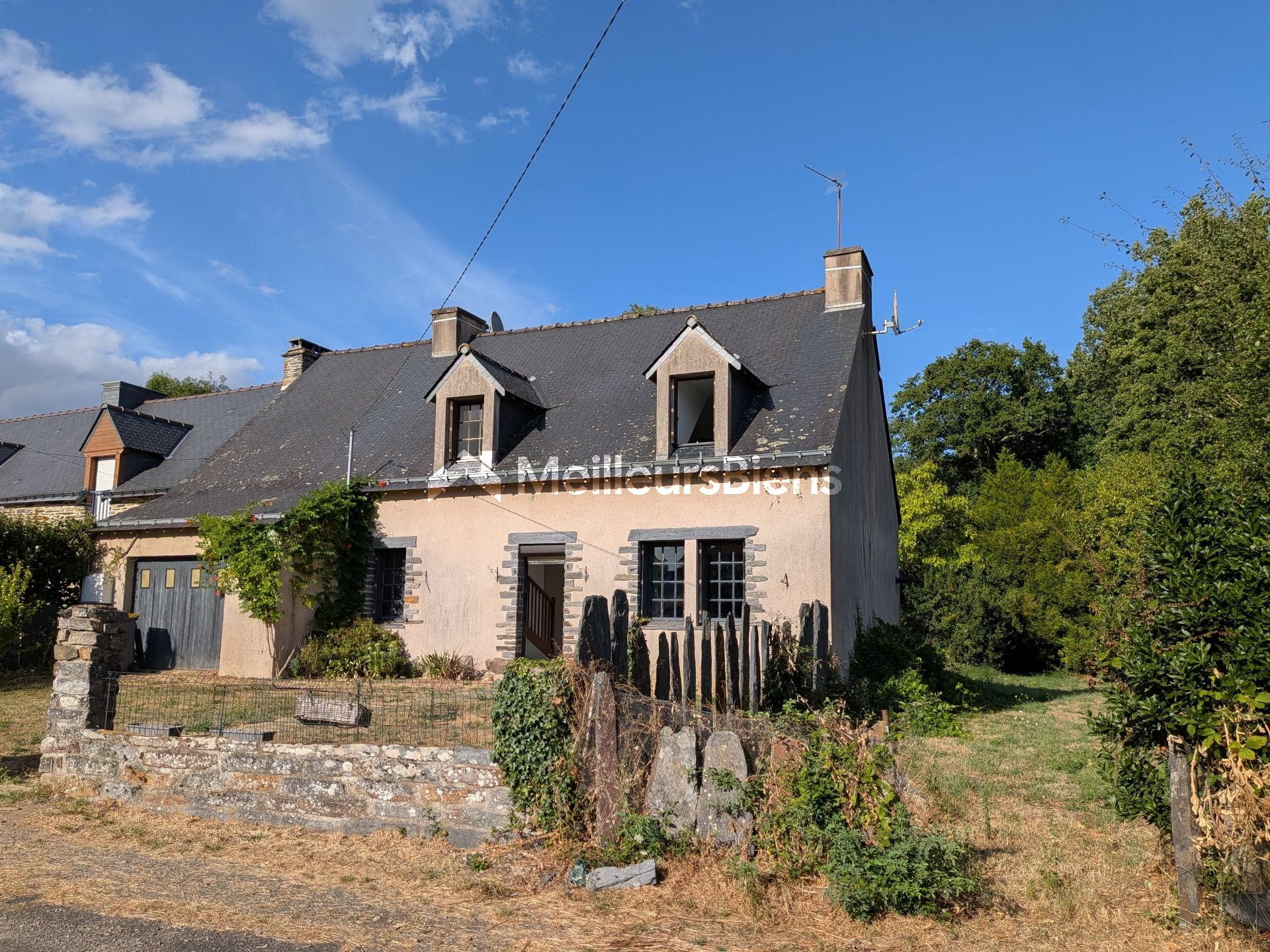Maison familiale 6 pièces – 4 chambres – à proximité immédiate de La Gacilly