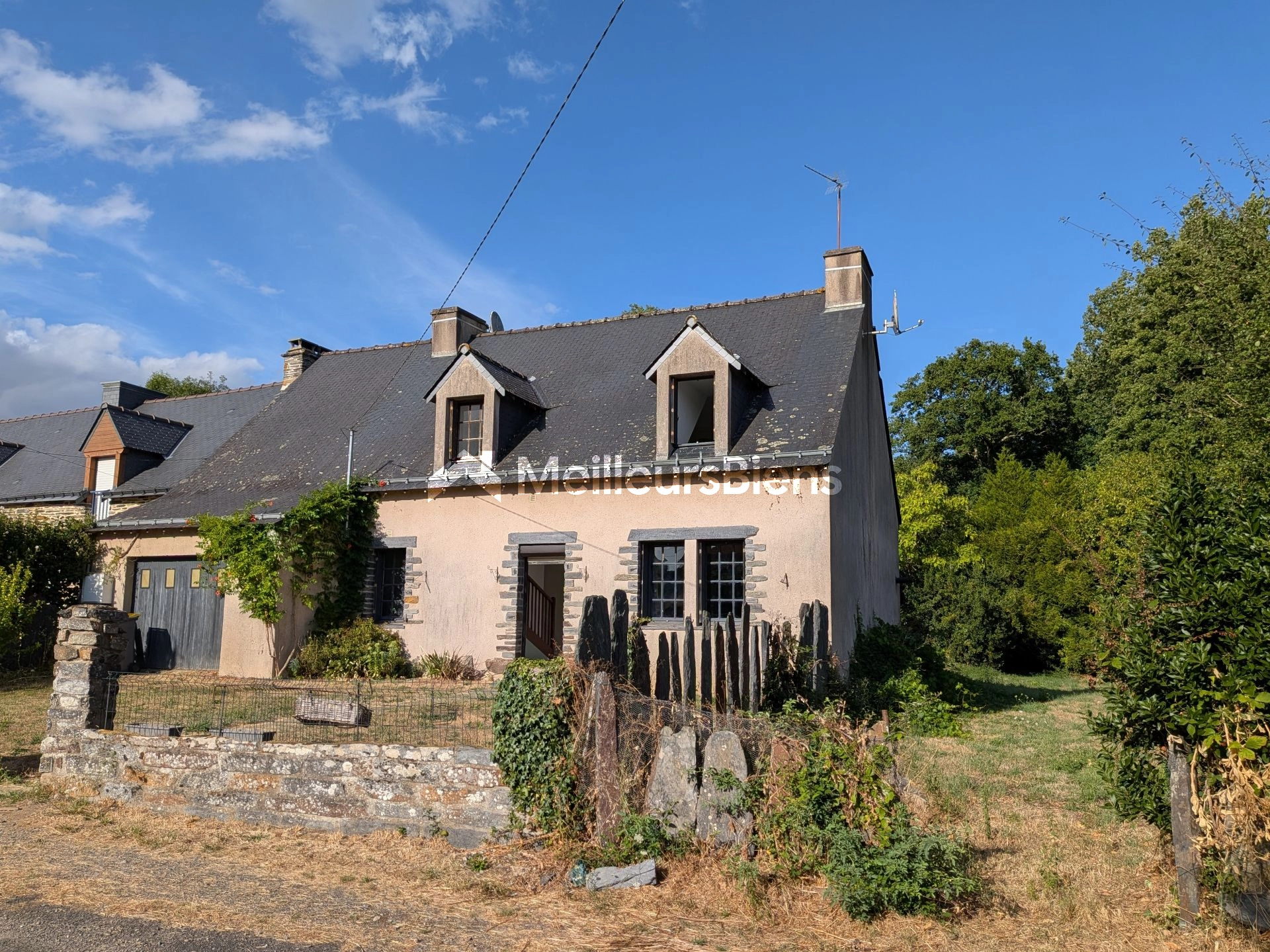 Maison familiale 6 pièces – 4 chambres – à proximité immédiate de La Gacilly