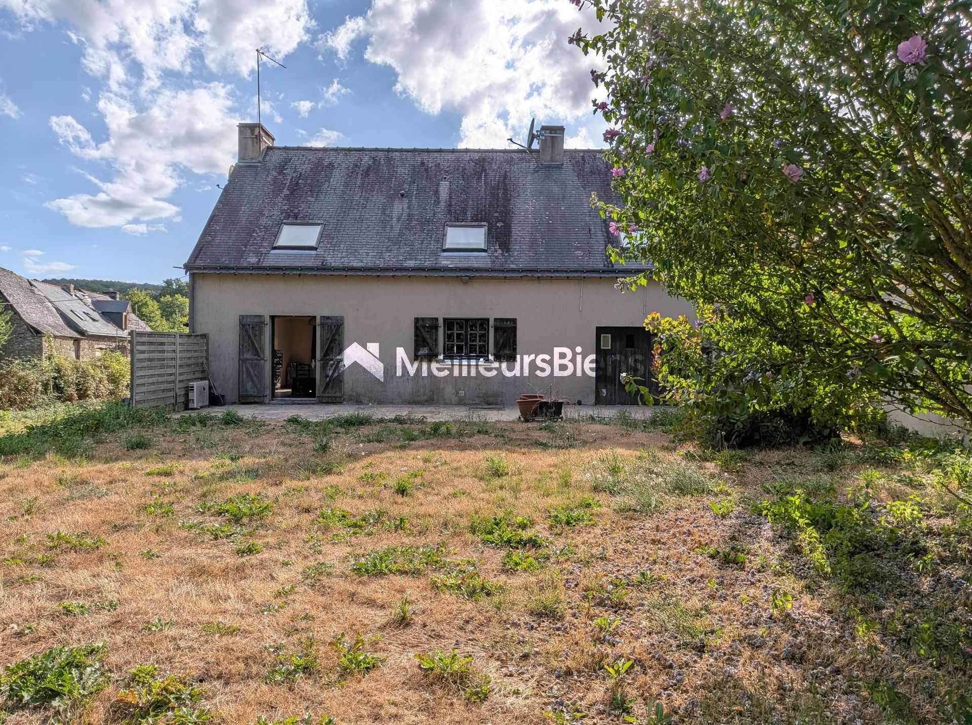 Maison familiale 6 pièces – 4 chambres – à proximité immédiate de La Gacilly