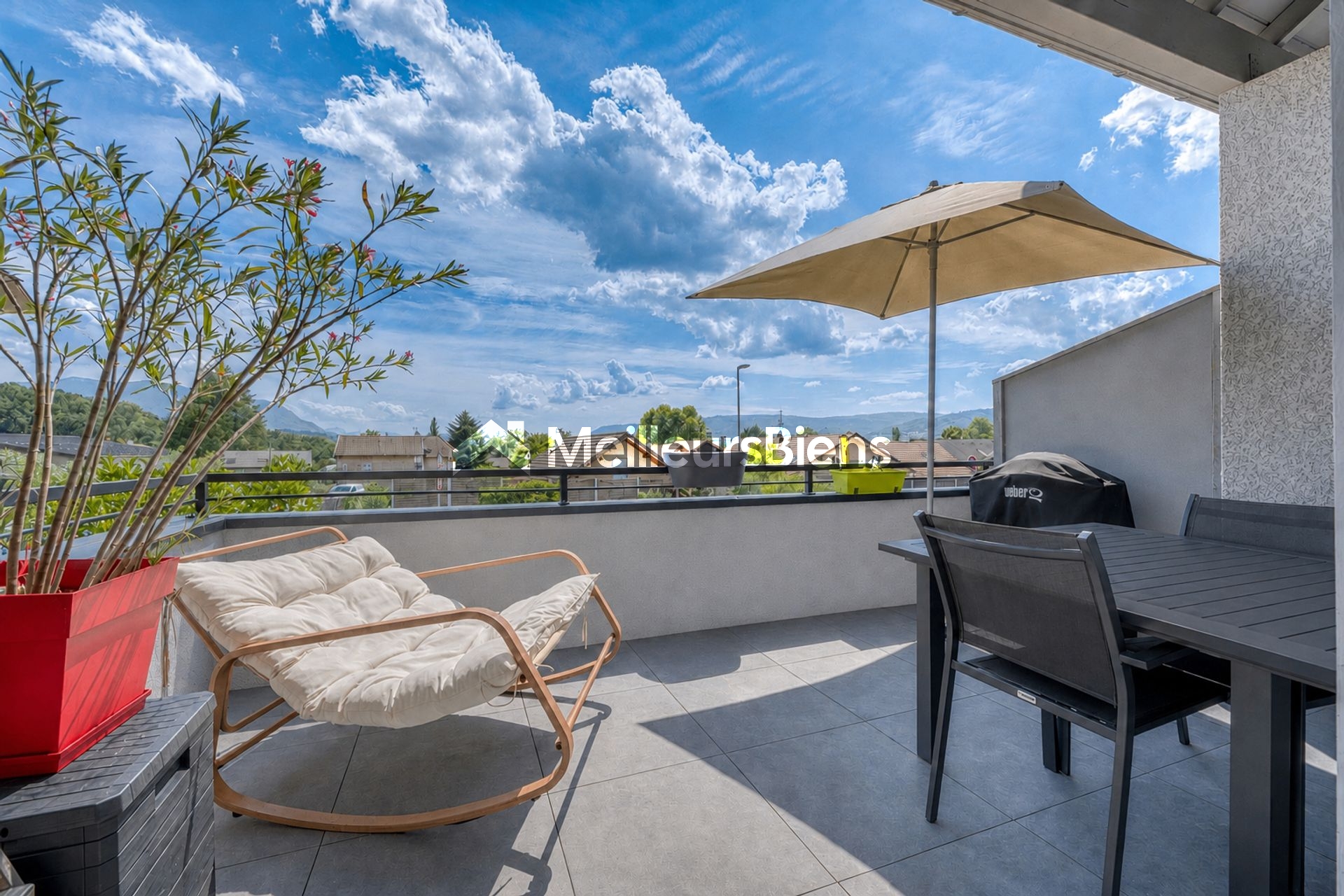 Saint-Félix - Appartement T3 de 65 m² au dernier étage - Terrasse et stationnements.