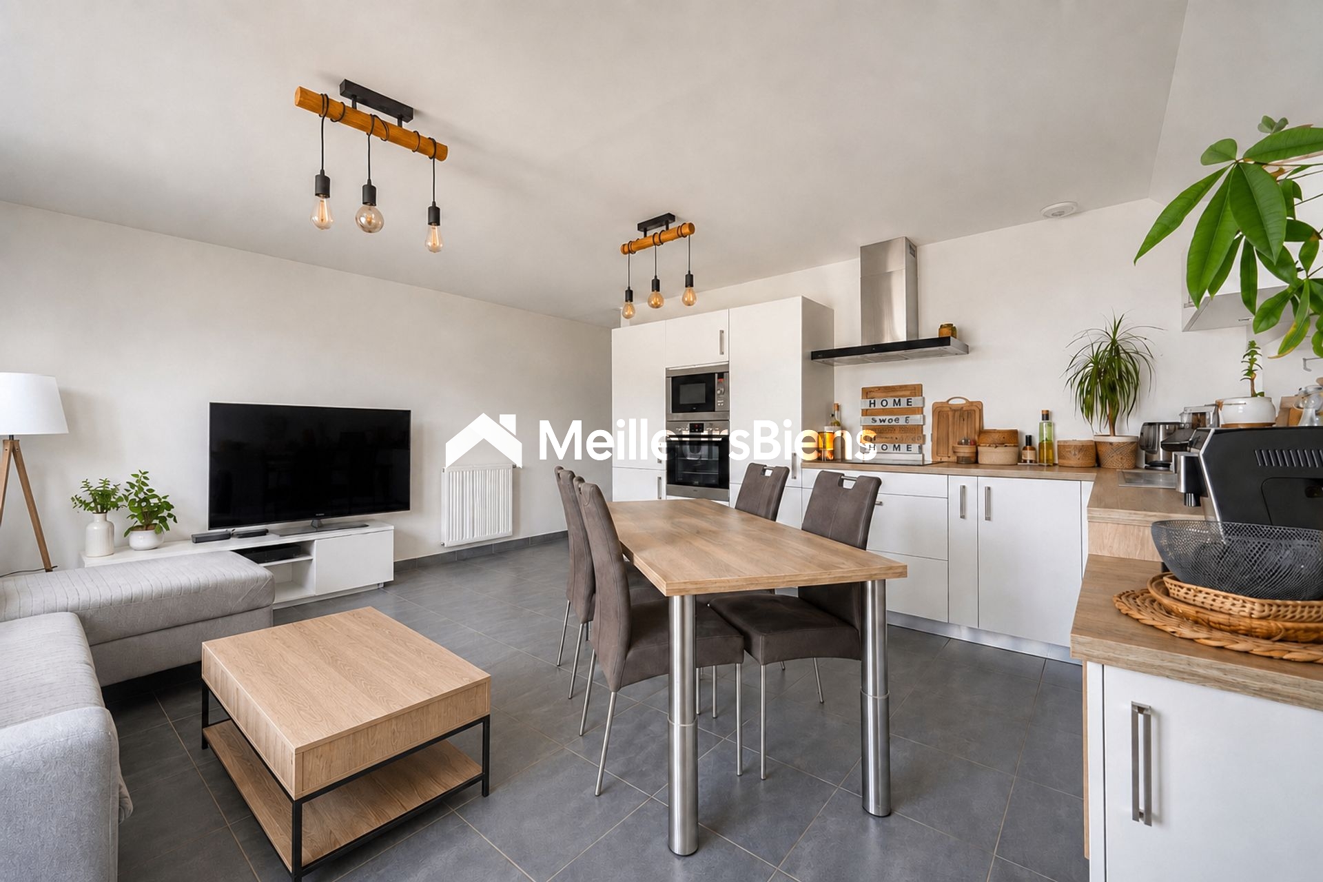 Saint-Félix - Appartement T3 de 65 m² au dernier étage - Terrasse et stationnements.