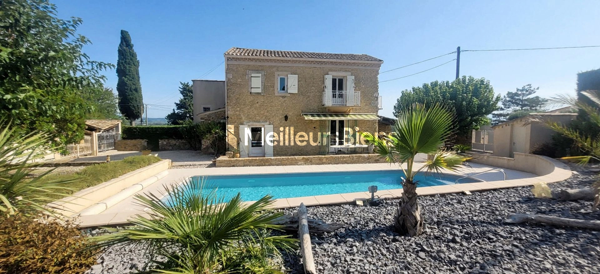 Pont-Saint-Esprit maison en pierre, dont 3 suites parentales et piscine 10x4 dans quartier résidentiel sur 1356 m² de terrain clos