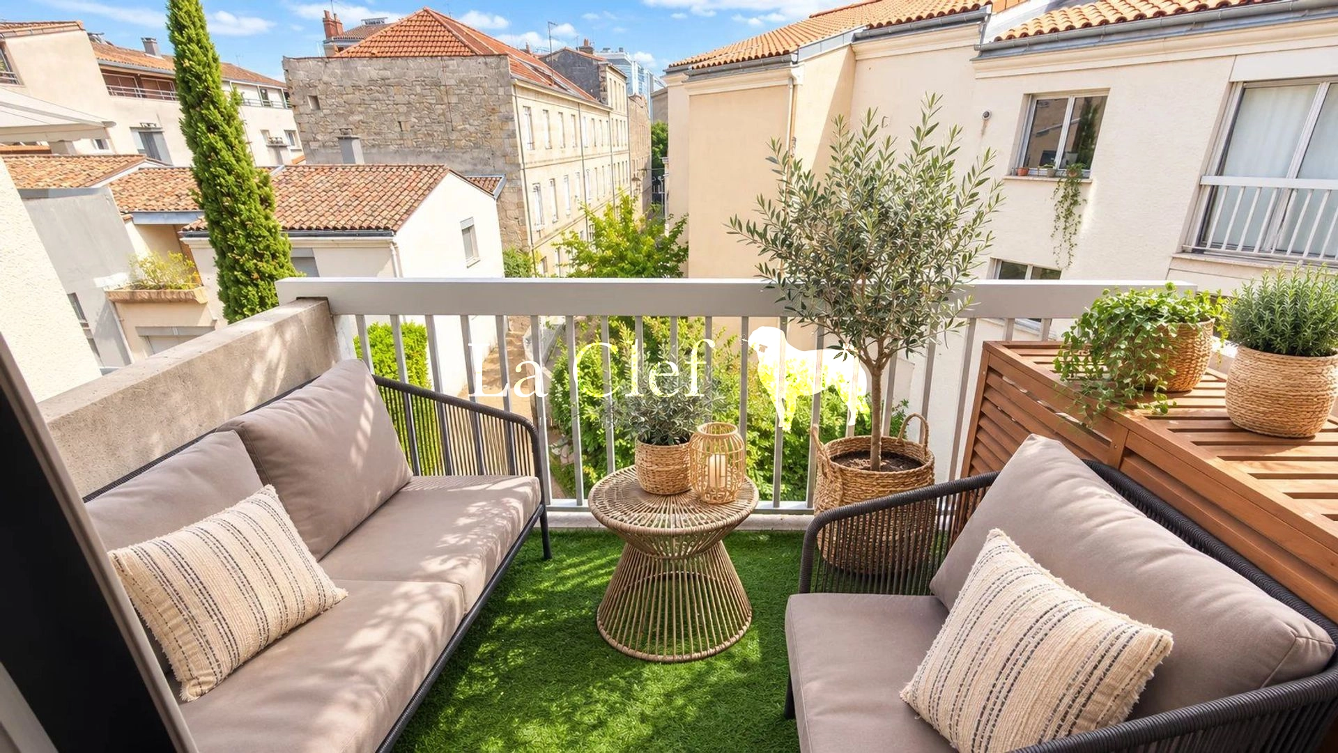 BORDEAUX CHARTRONS APPARTEMENT T4  2 BALCONS PLACE DE PARCKING