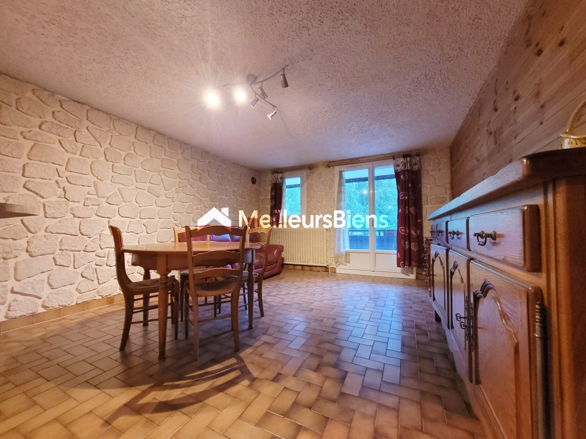 Appartement 2 pièces de 47 m² aux Orres avec balcon et cave