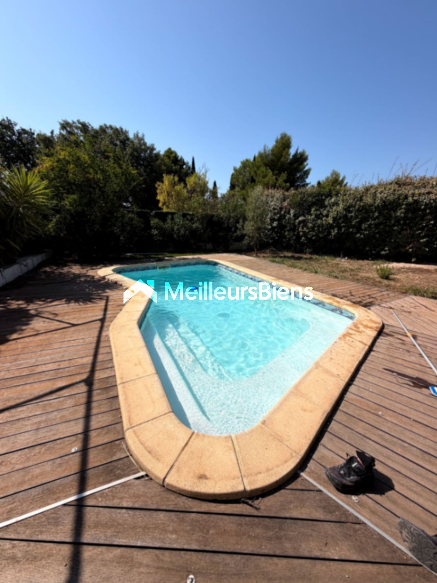 À LOUER – BELLE VILLA FAMILIALE AVEC PISCINE