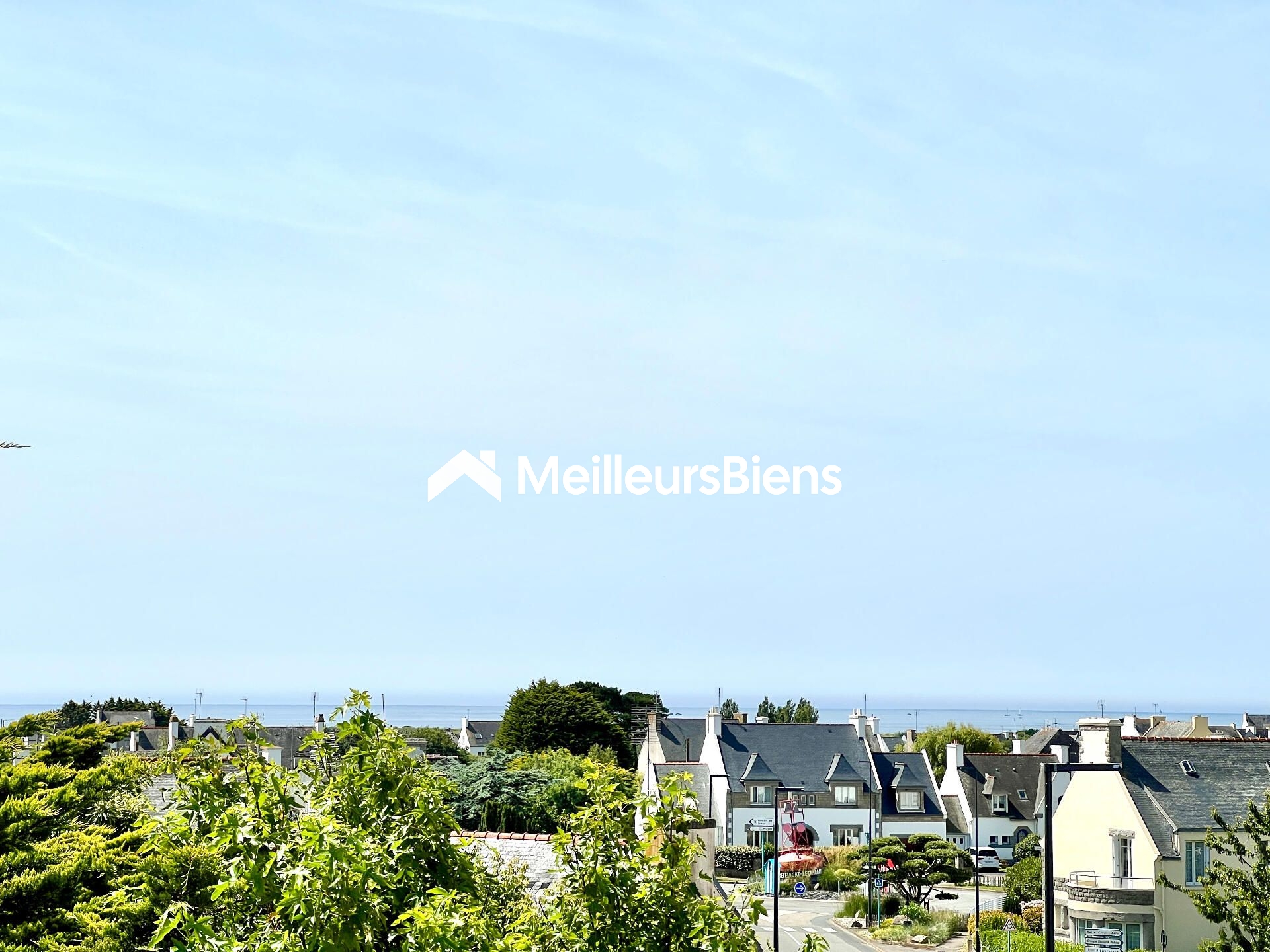 Treffiagat maison 9 pièces avec grand garage atelier et dépendances