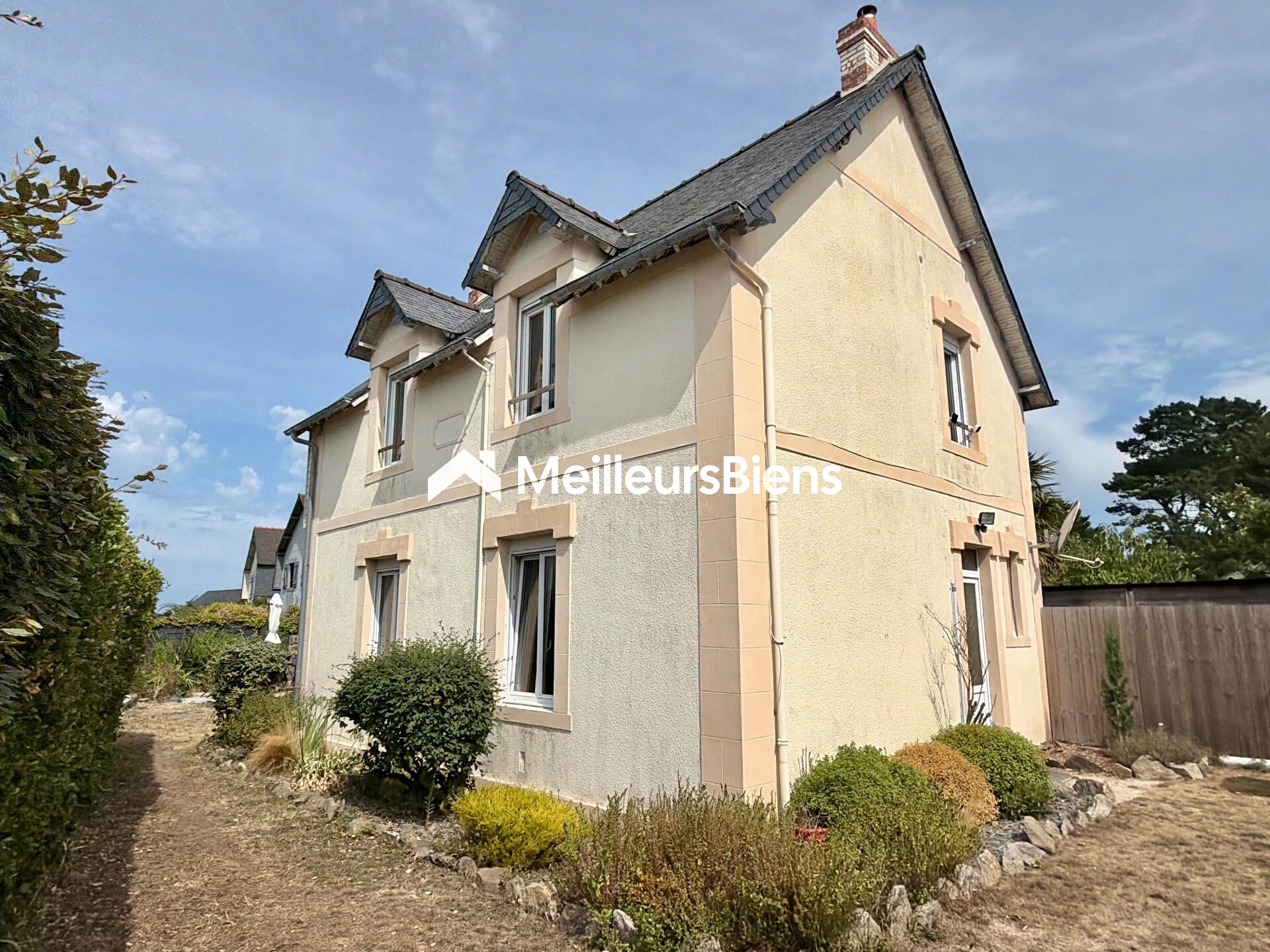 SAINT-BRIAC-SUR-MER – Maison 4 chambres à 3 min à pied de la mer – Terrain clos de 471 m²
