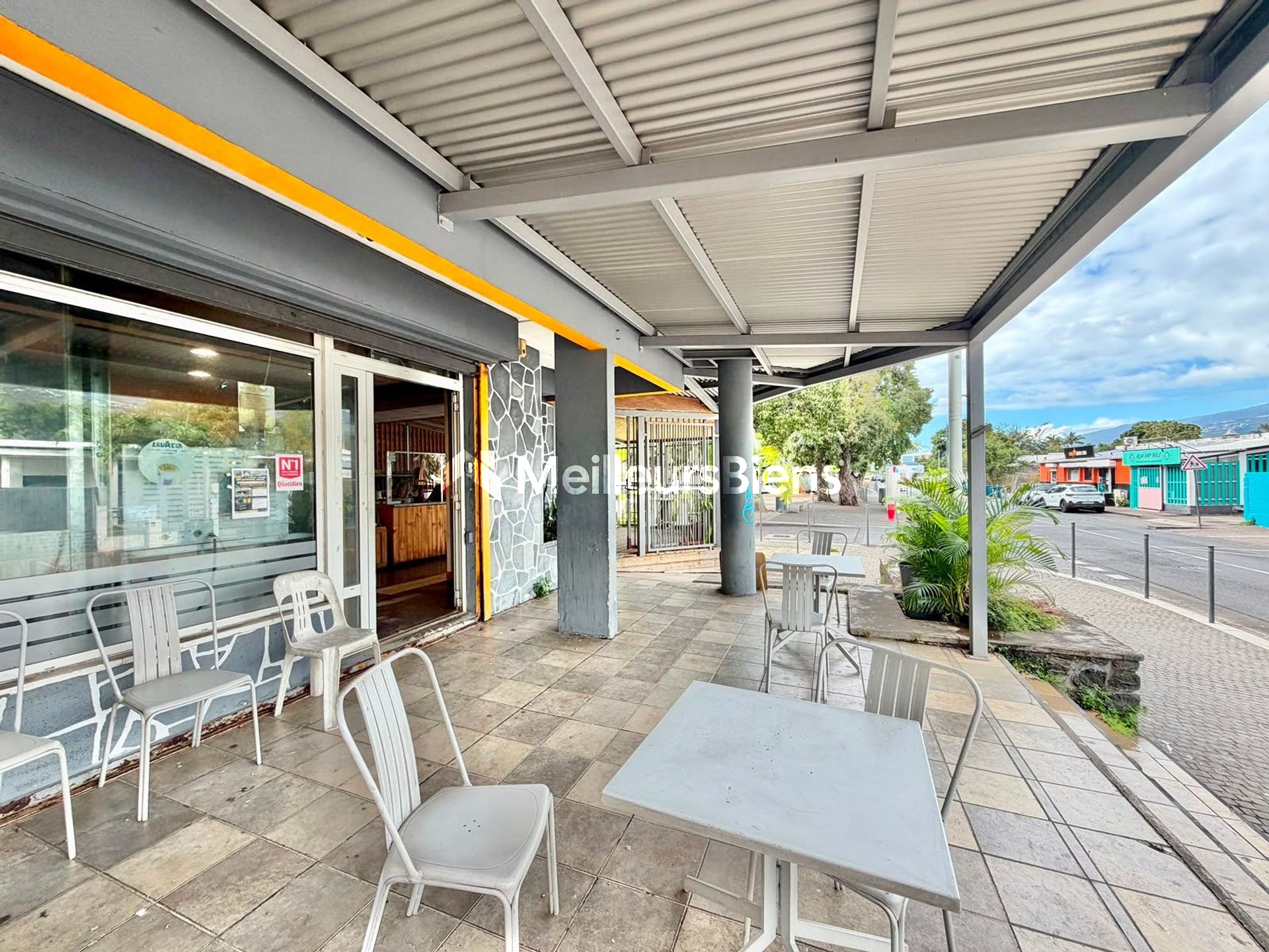 📍 SAINT-PAUL – LOCAL COMMERCIAL – EMPLACEMENT STRATÉGIQUE