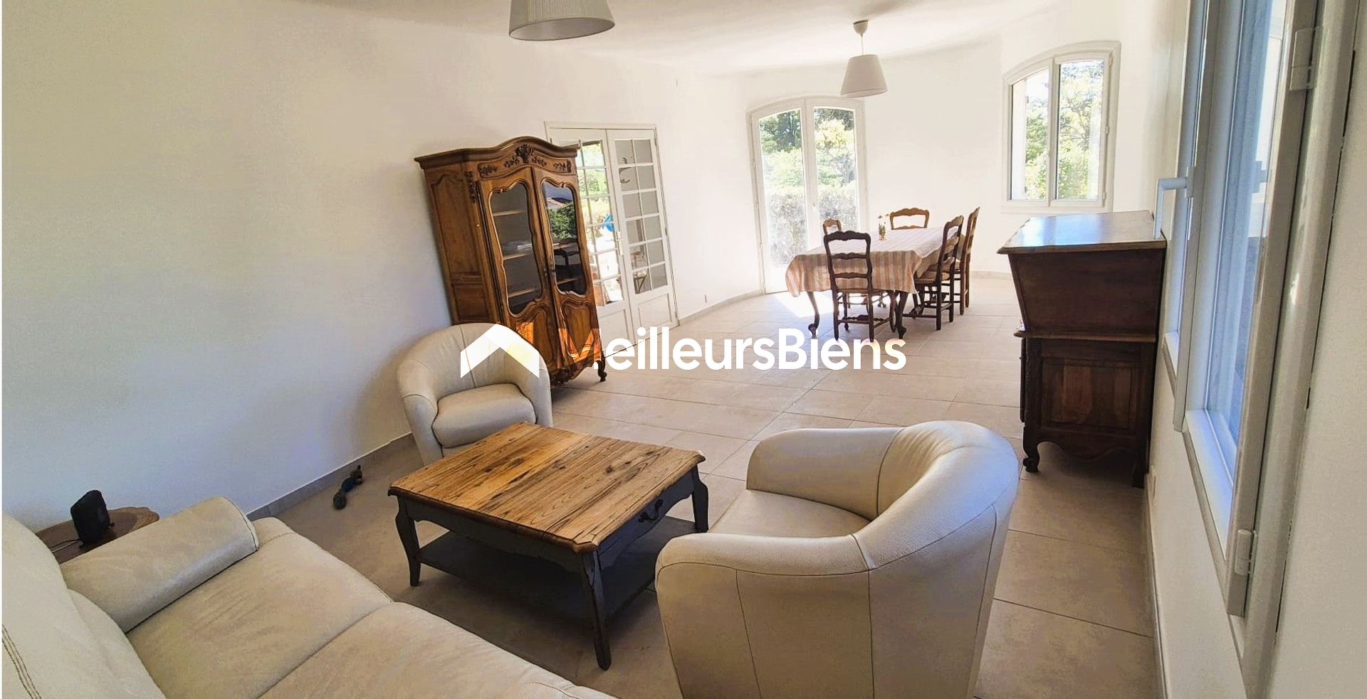 Maison familiale 135 m² à Ventabren, 4 chambres et grand terrain proche commerces, bus, écoles