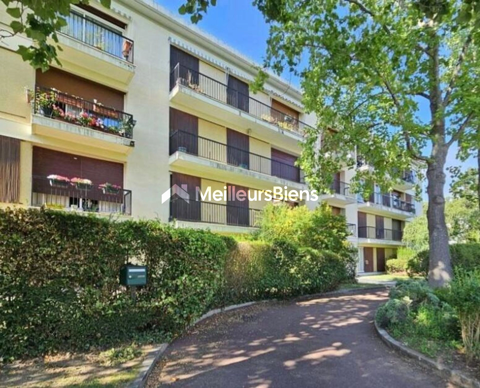 SAINT-GERMAIN-EN-LAYE – APPARTEMENT 4/5 PIÈCES – 103,08 M² –