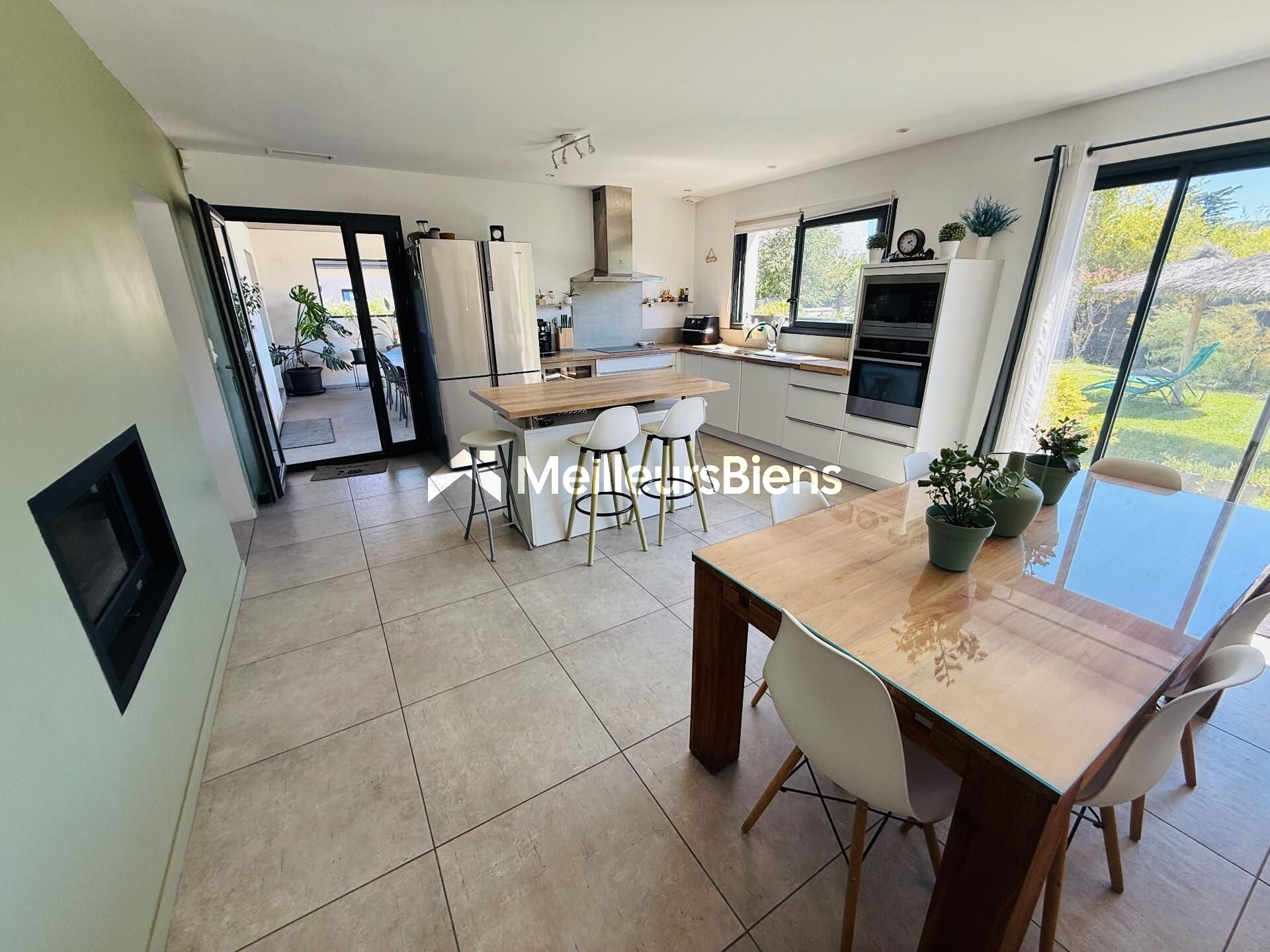 VILLA FAMILIALE 172M2 AVEC PISCINE