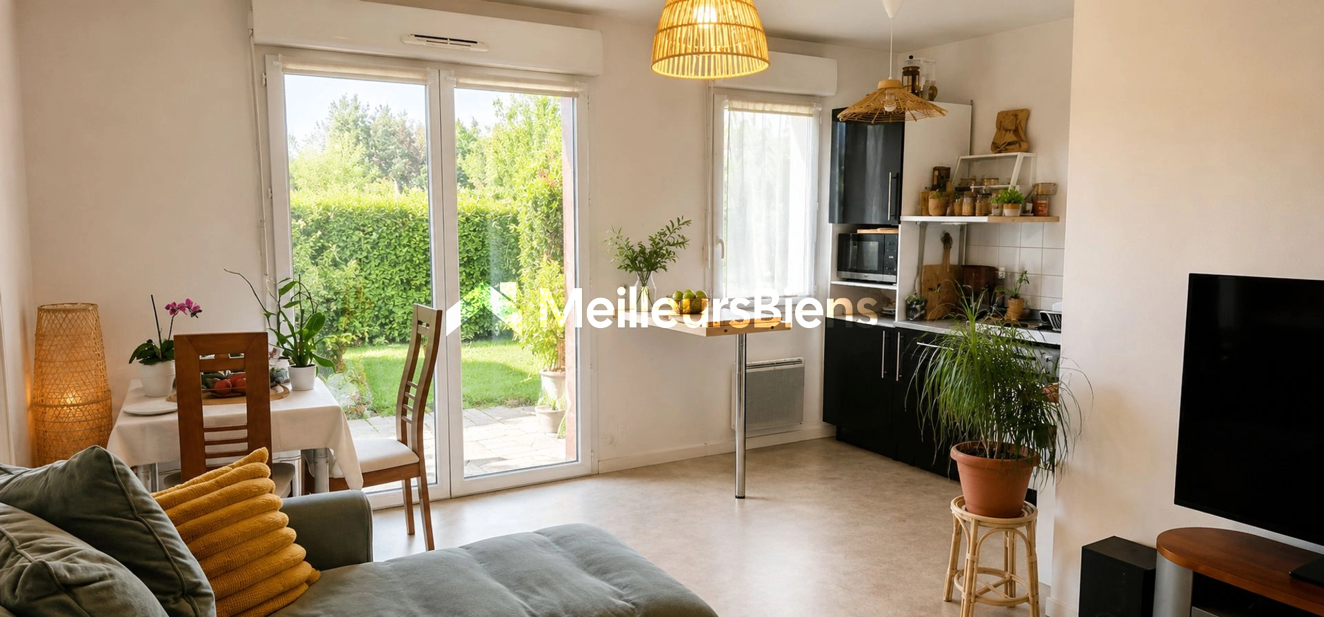 INVESTISSEMENT LOCATIF – T2 BIS LOUÉ – RDC – TERRASSE – PARKING