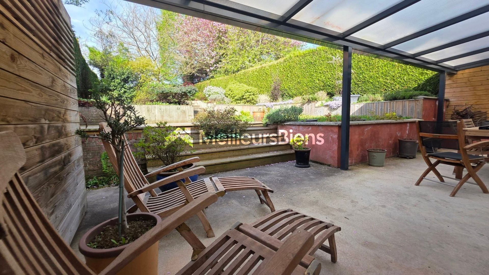 Maison 140 m² à Sebourg, jardin 579 m², 3 chambres et garage
