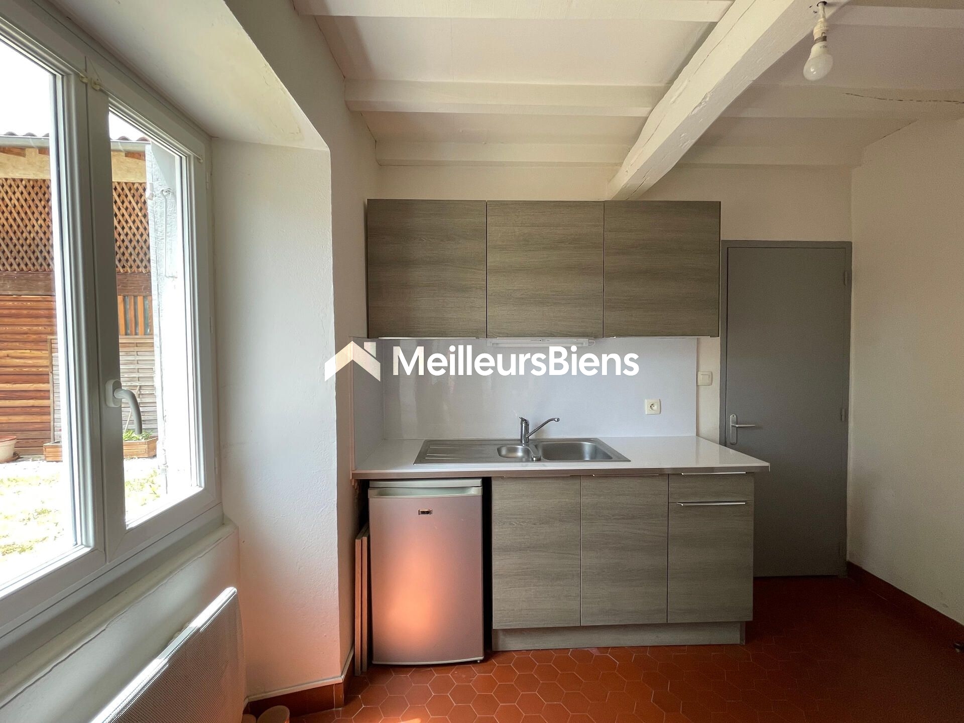 Investissement locatif - ensemble de deux maisons avec jardins