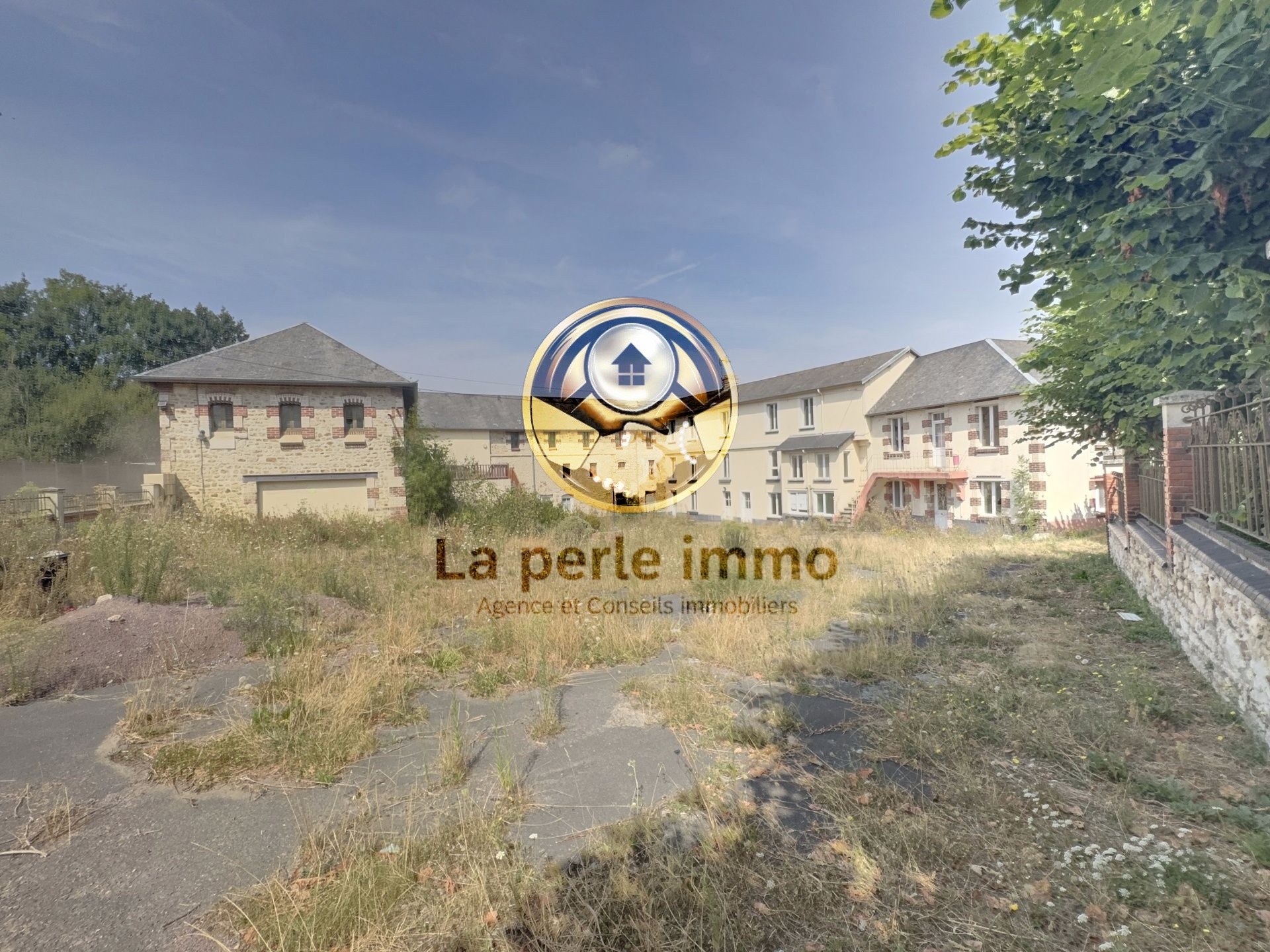 Immeuble de 677 m² sur terrain de 2506 m² à Barbery 14220