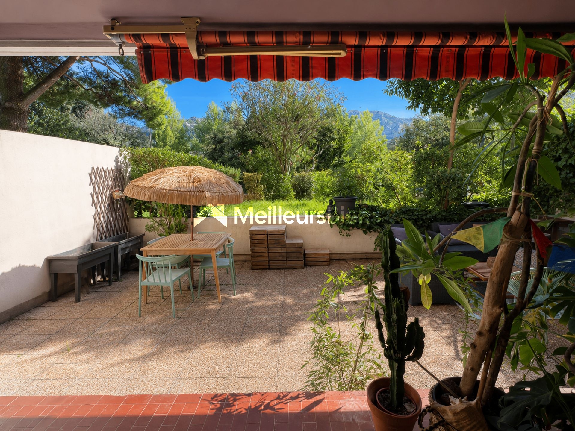 T4/T5 d’exception en rez-de-jardin avec vue dégagée de 108 m² à Marseille 13008