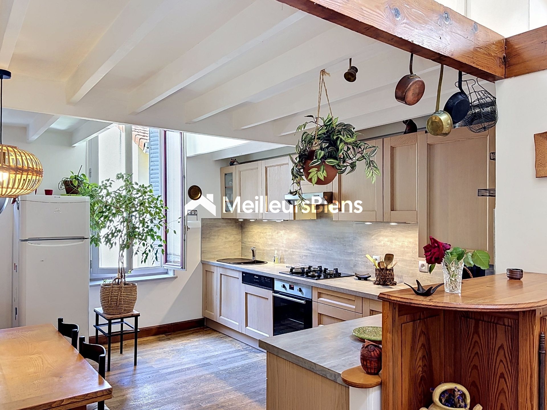 Maison atypique de 121 m² au calme absolu en centre-ville