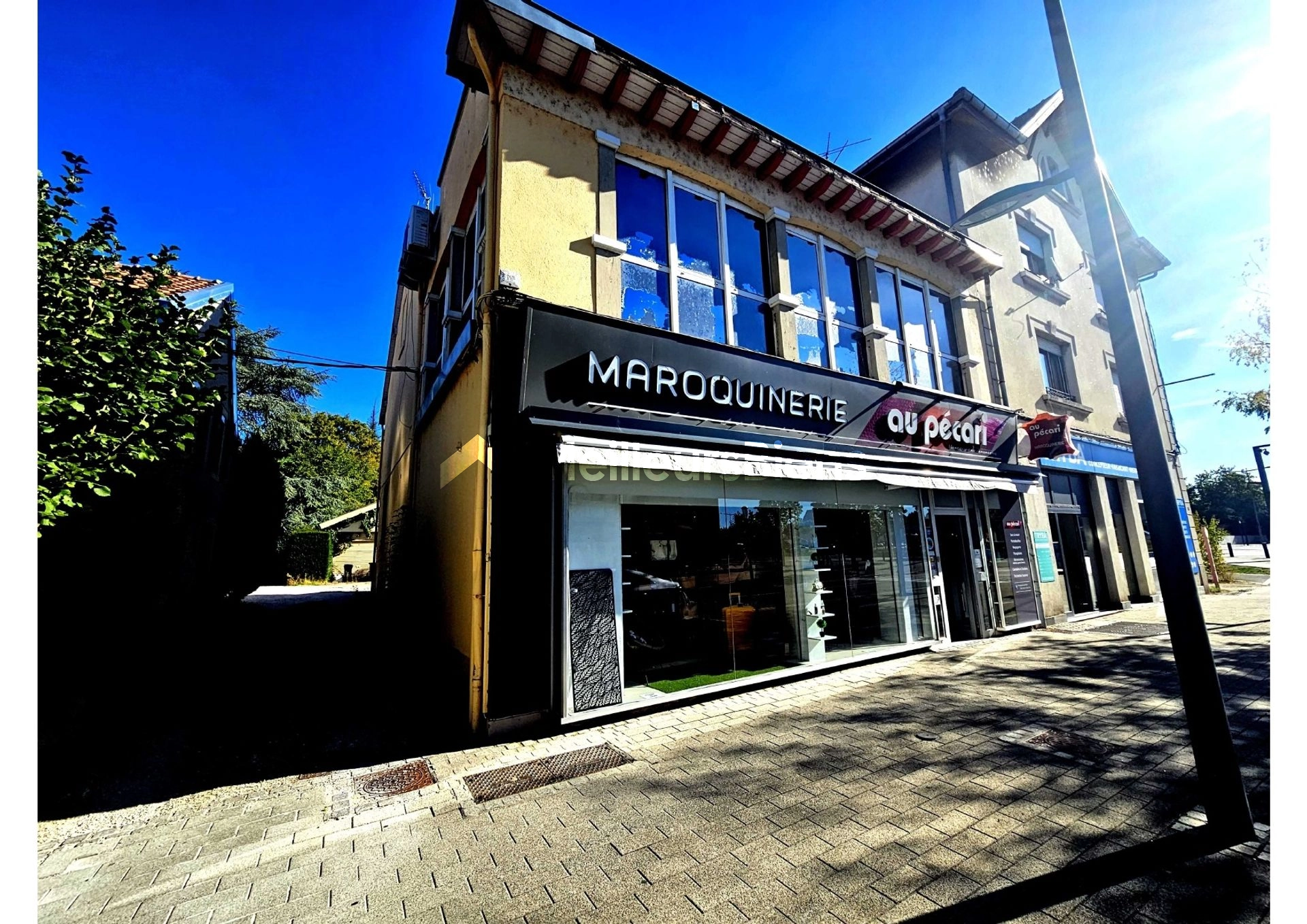 Immeuble mixte à Audincourt, 2 appartements et local commercial trés bien placé