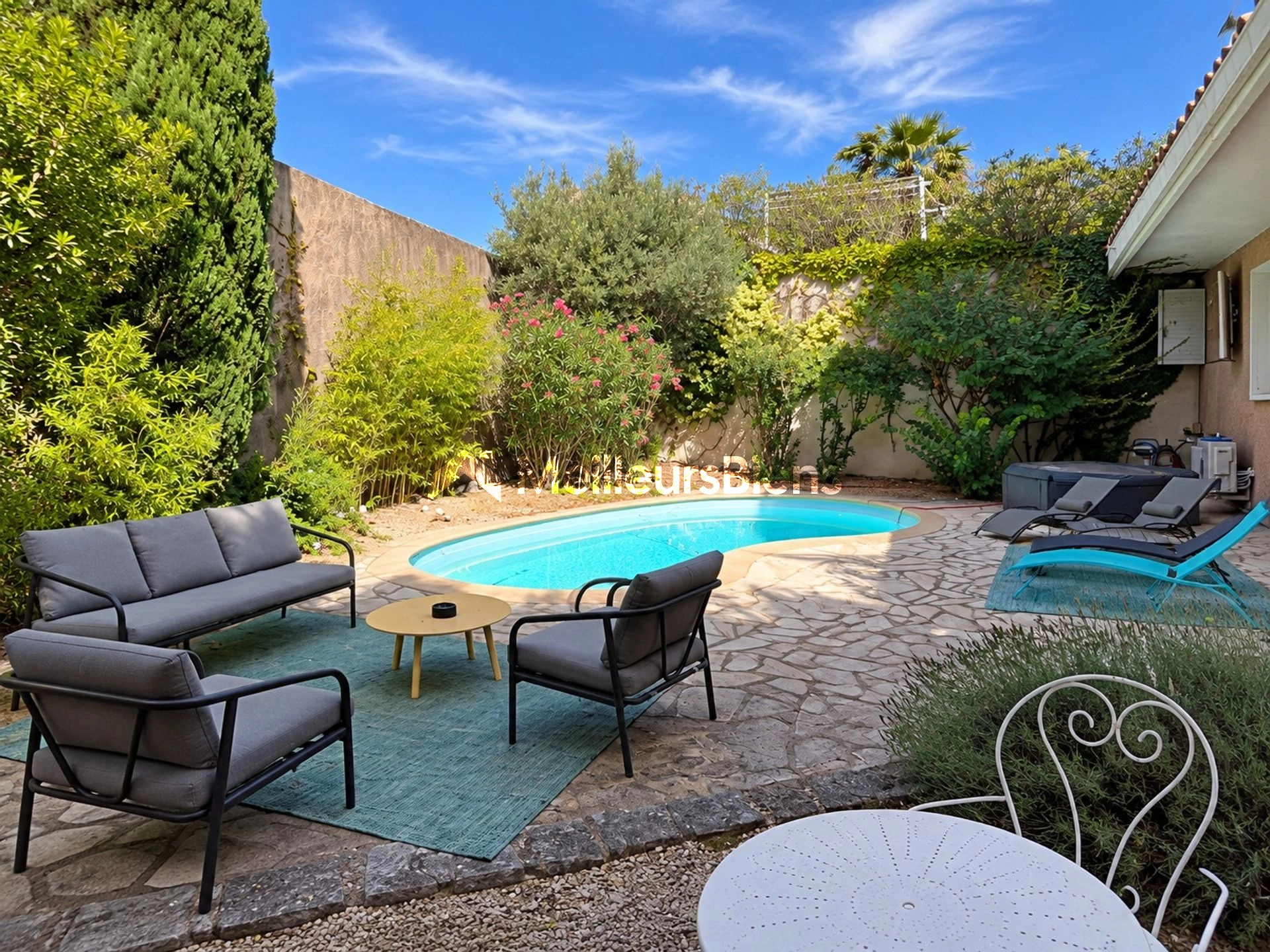Rez-de-jardin 5 pièces de 179 m² à Marseille 13009, 4 chambres