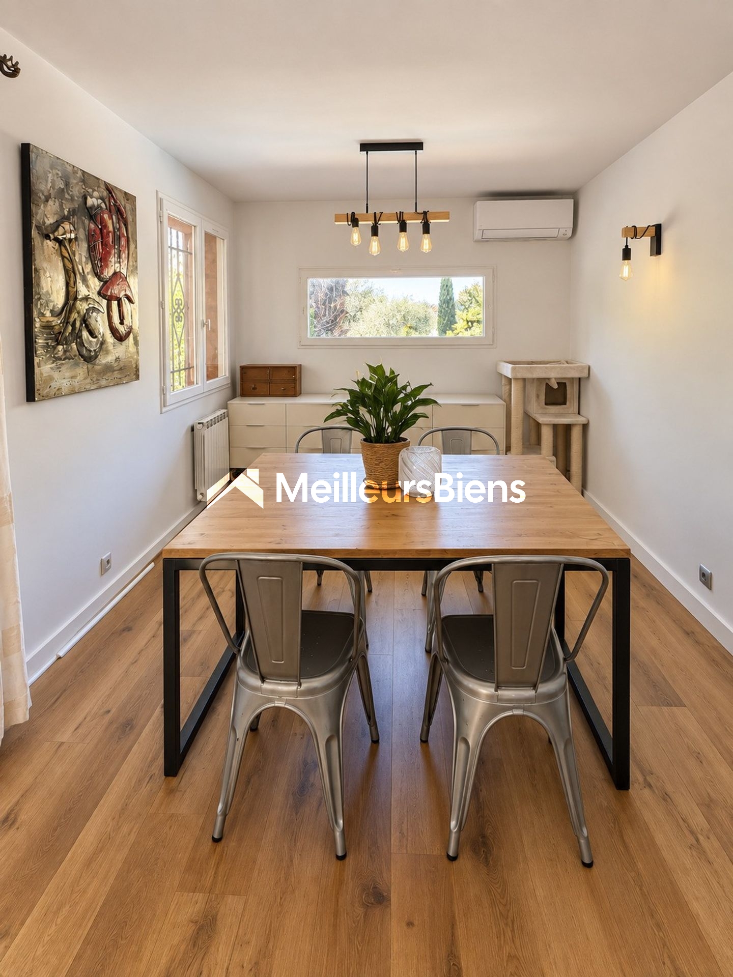 Rez-de-jardin 5 pièces de 179 m² à Marseille 13009, 4 chambres